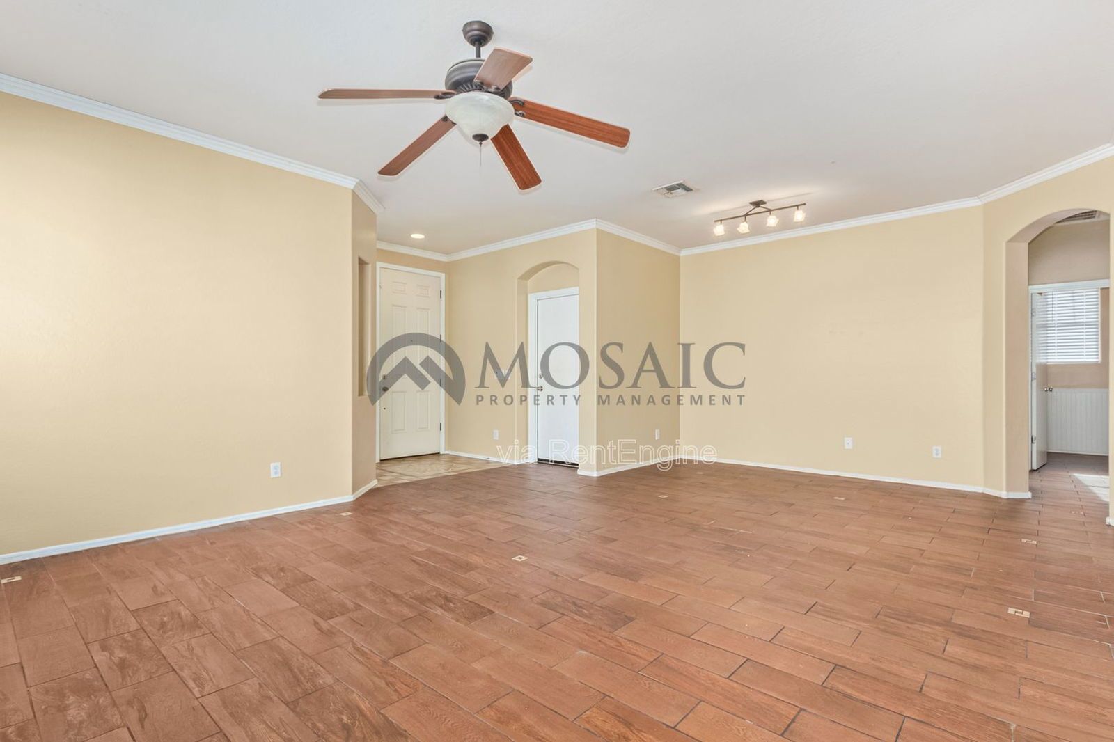 Adorable 3 bed/2 bath PLUS DEN!  Come see today! property image