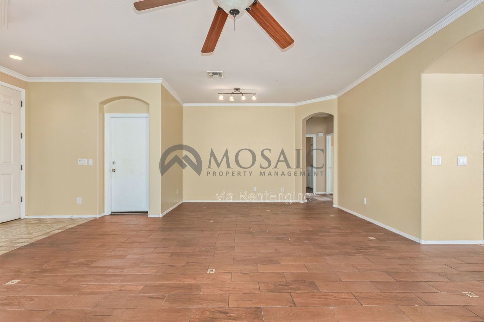 Adorable 3 bed/2 bath PLUS DEN!  Come see today! property image