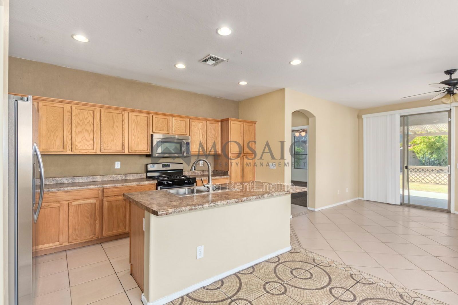 Adorable 3 bed/2 bath PLUS DEN!  Come see today! property image