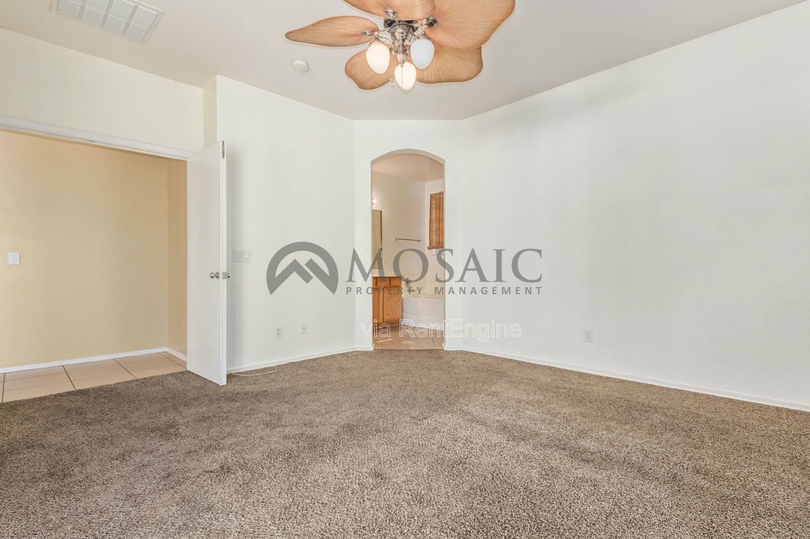 Adorable 3 bed/2 bath PLUS DEN!  Come see today! property image