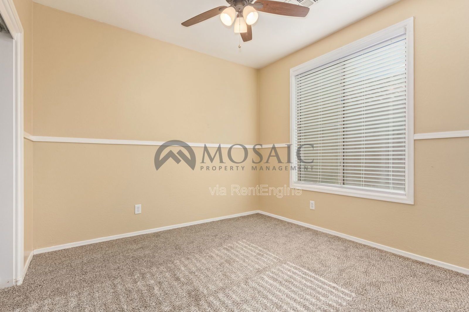 Adorable 3 bed/2 bath PLUS DEN!  Come see today! property image