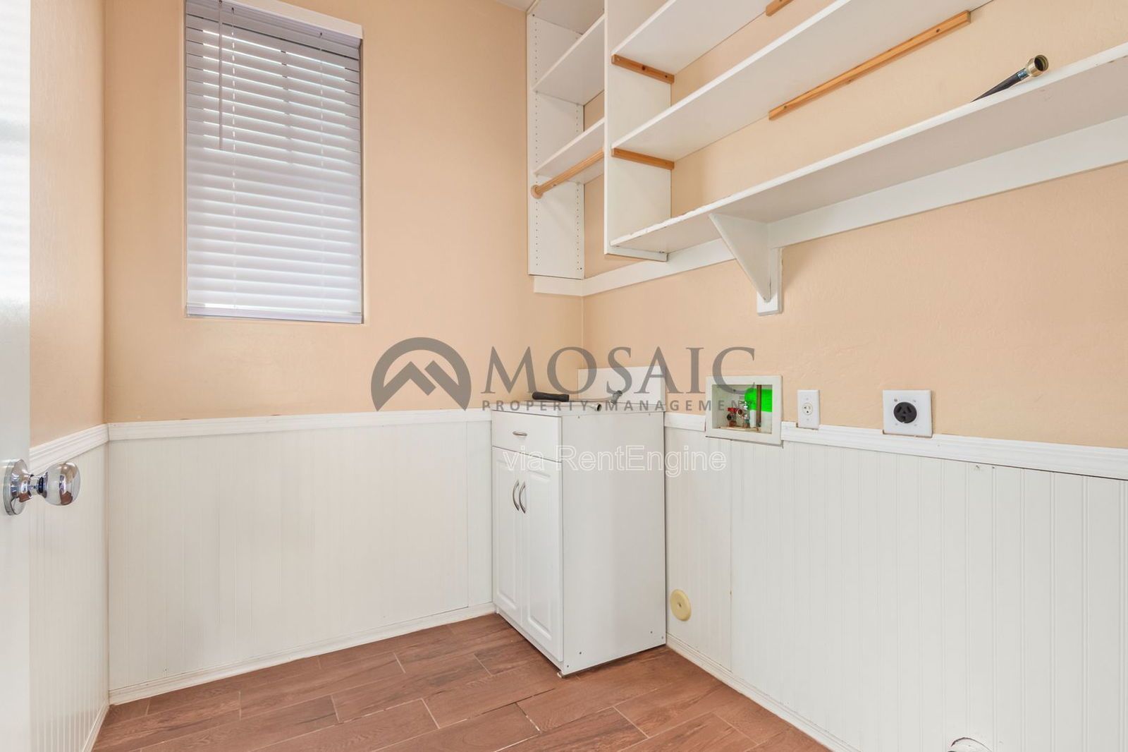 Adorable 3 bed/2 bath PLUS DEN!  Come see today! property image