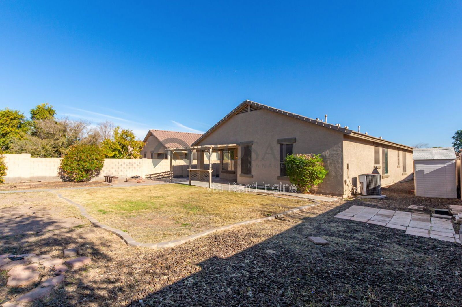 Adorable 3 bed/2 bath PLUS DEN!  Come see today! property image