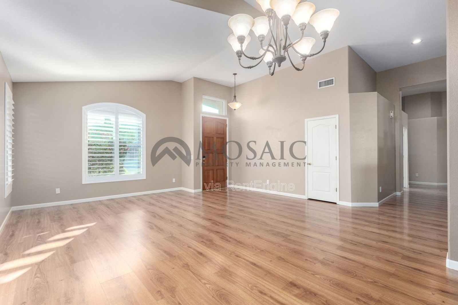 Beautiful 4 Bedroom 2 Bathroom Home. Apply Today! property image