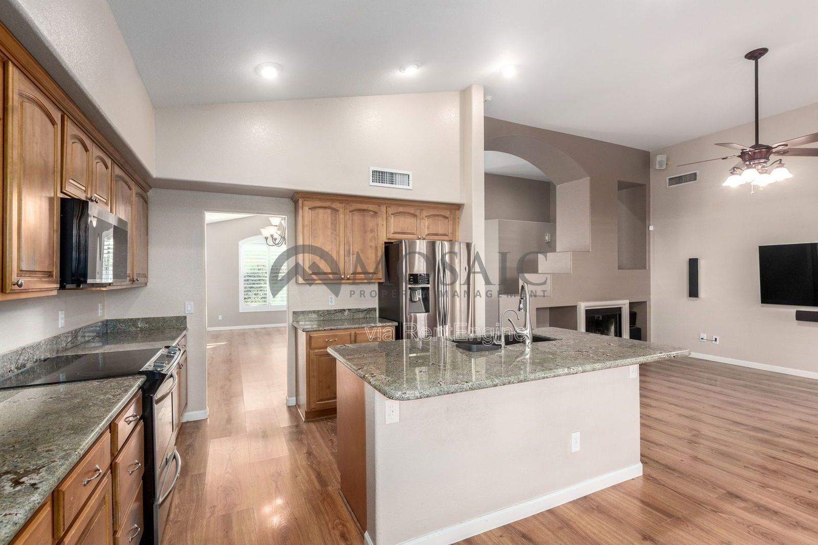 Beautiful 4 Bedroom 2 Bathroom Home. Apply Today! property image