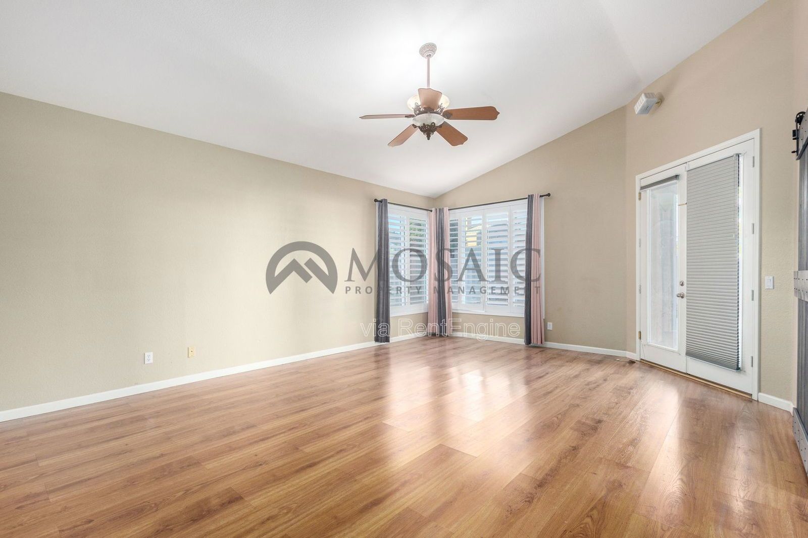 Beautiful 4 Bedroom 2 Bathroom Home. Apply Today! property image