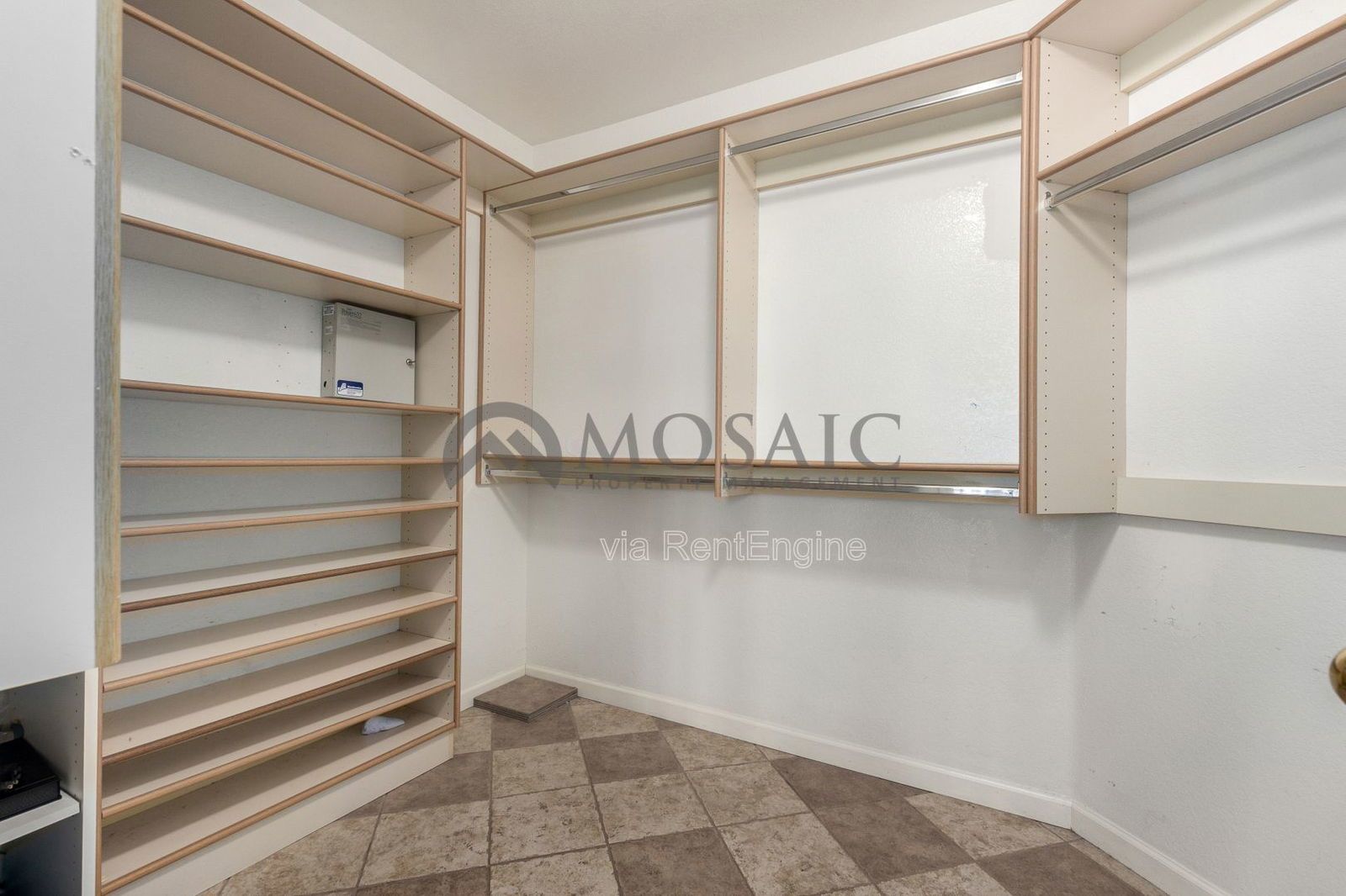 Beautiful 4 Bedroom 2 Bathroom Home. Apply Today! property image