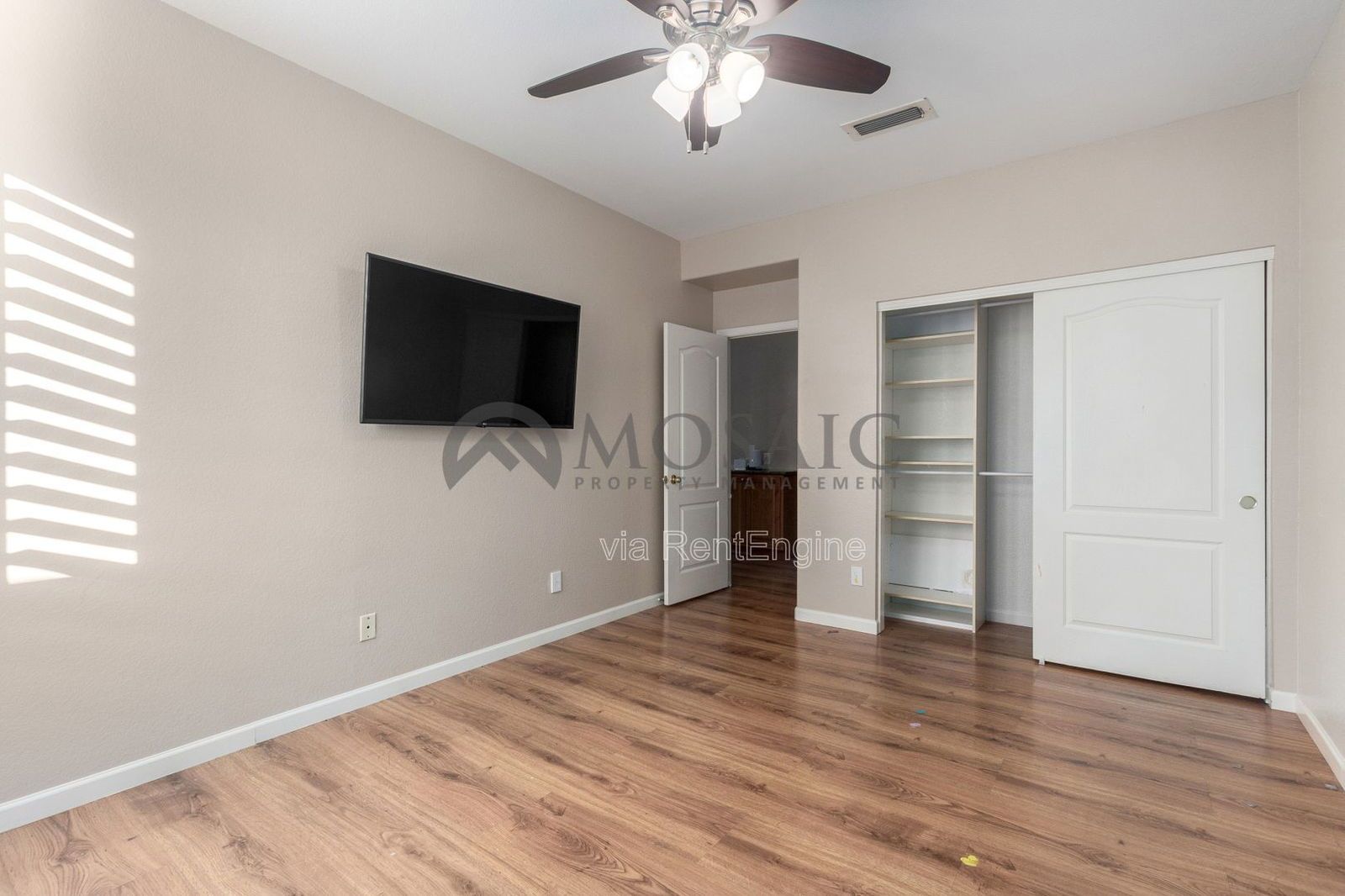 Beautiful 4 Bedroom 2 Bathroom Home. Apply Today! property image