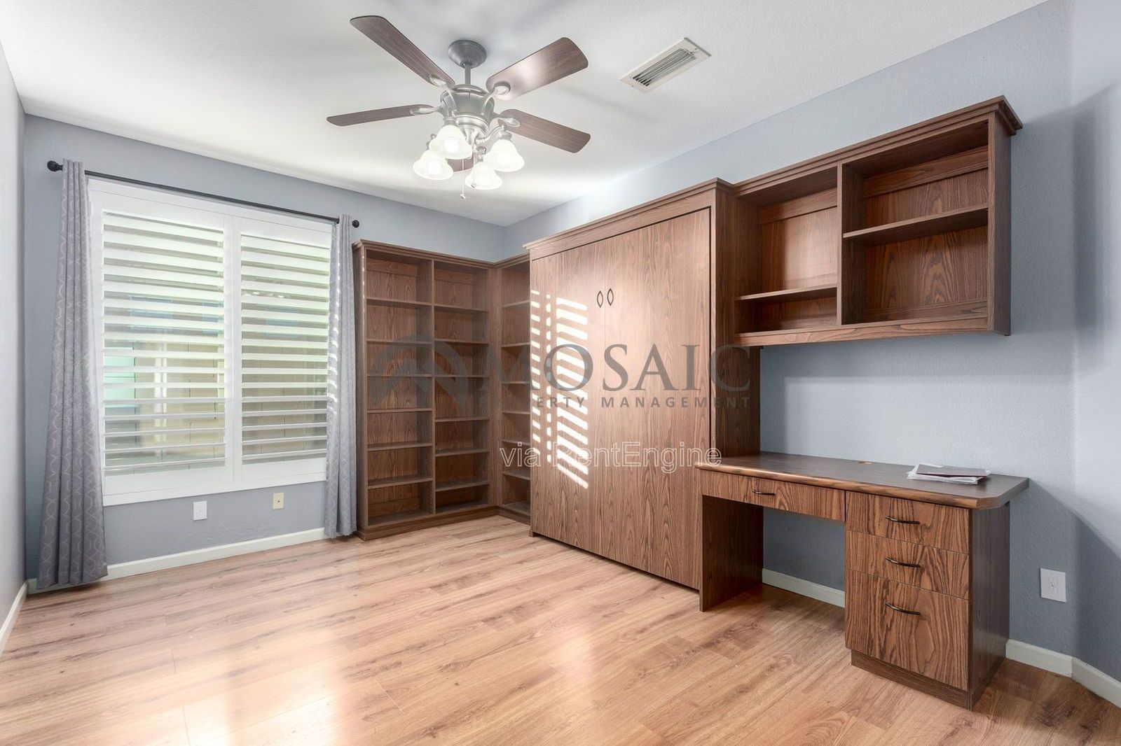 Beautiful 4 Bedroom 2 Bathroom Home. Apply Today! property image