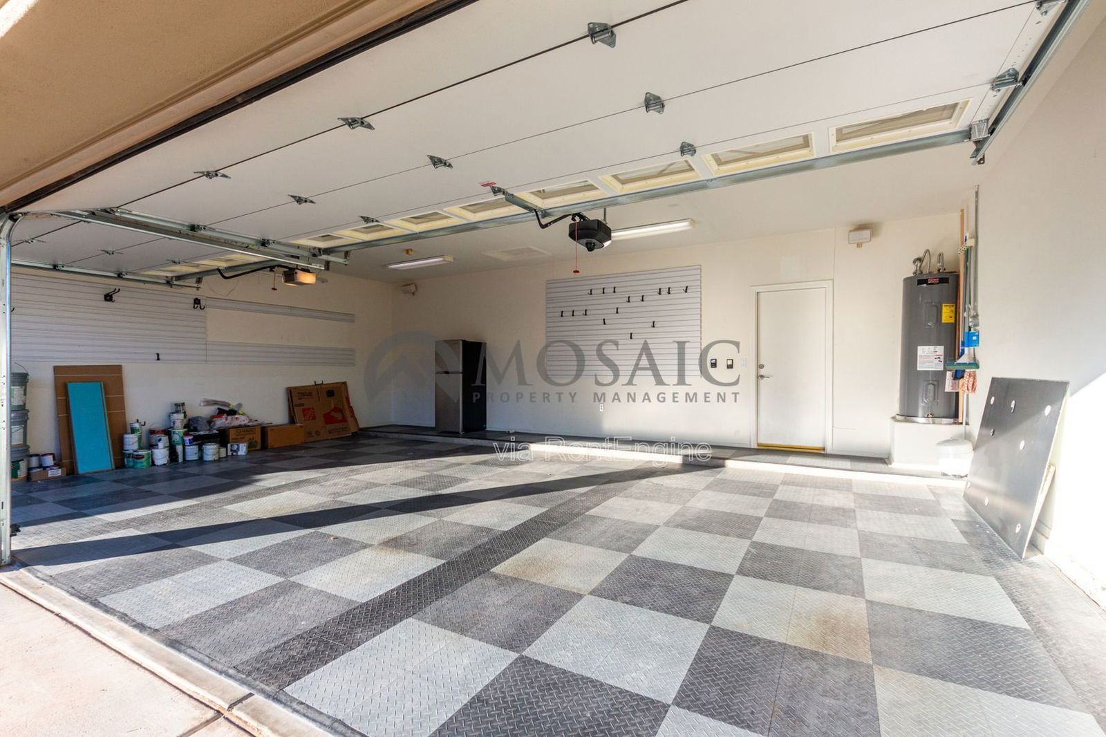 Beautiful 4 Bedroom 2 Bathroom Home. Apply Today! property image