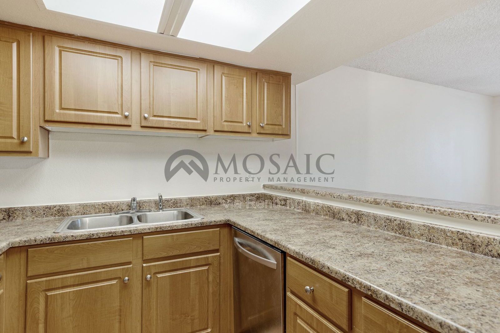 ADORABLE 1 bed/1bath CONDO**Section 8 Accepted** property image