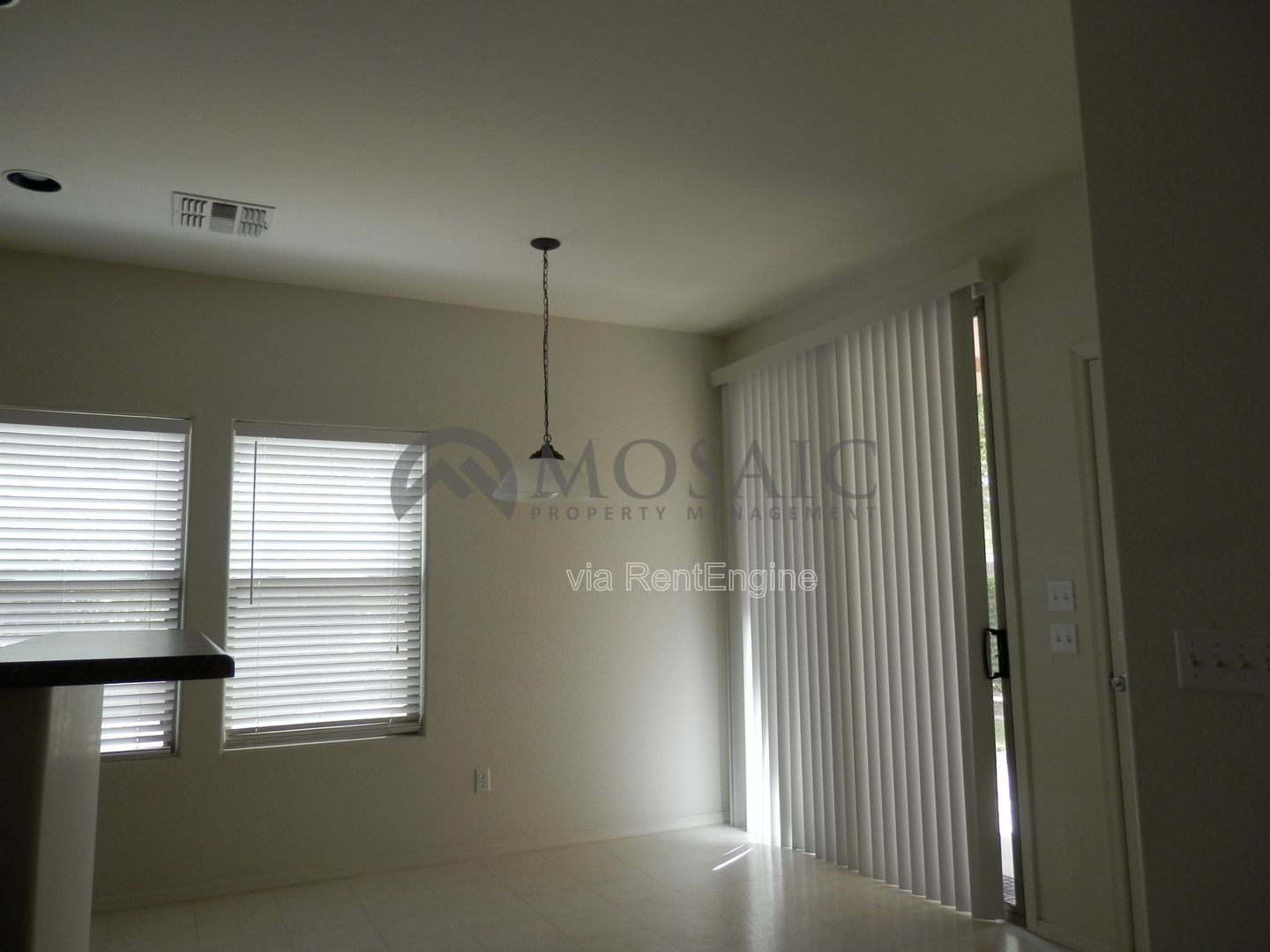 Minutes from San Tan Mall in Spectrum!!! property image