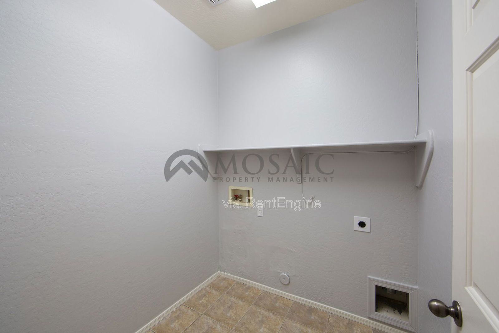 Like new home, great lot and tons of amenities in Estrella Mountain Ranch property image