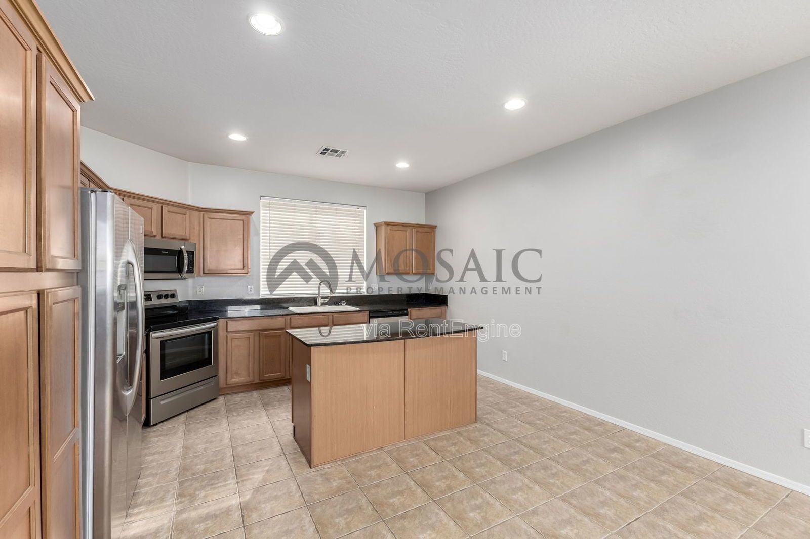 Like new home, great lot and tons of amenities in Estrella Mountain Ranch property image