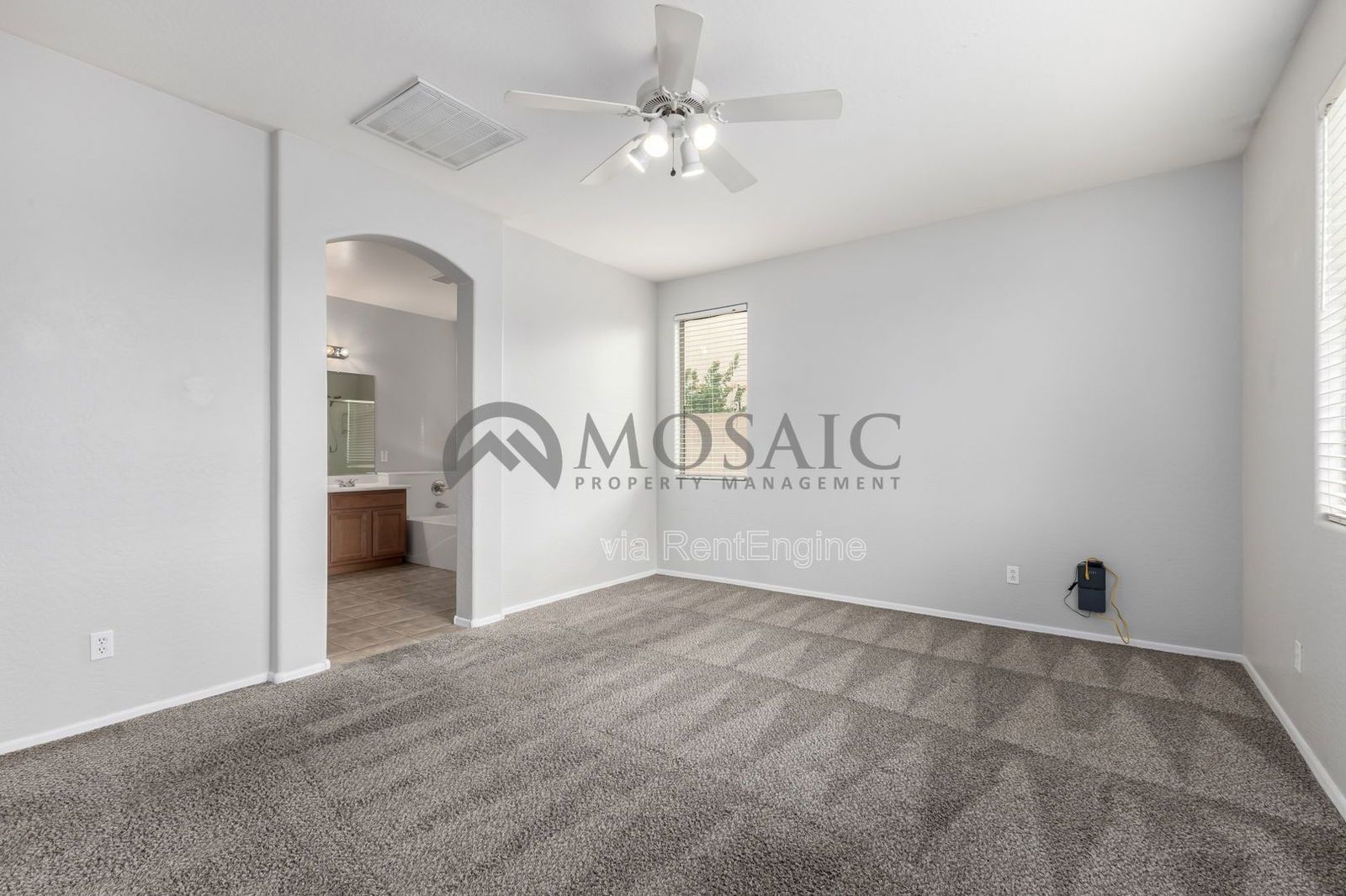 Like new home, great lot and tons of amenities in Estrella Mountain Ranch property image