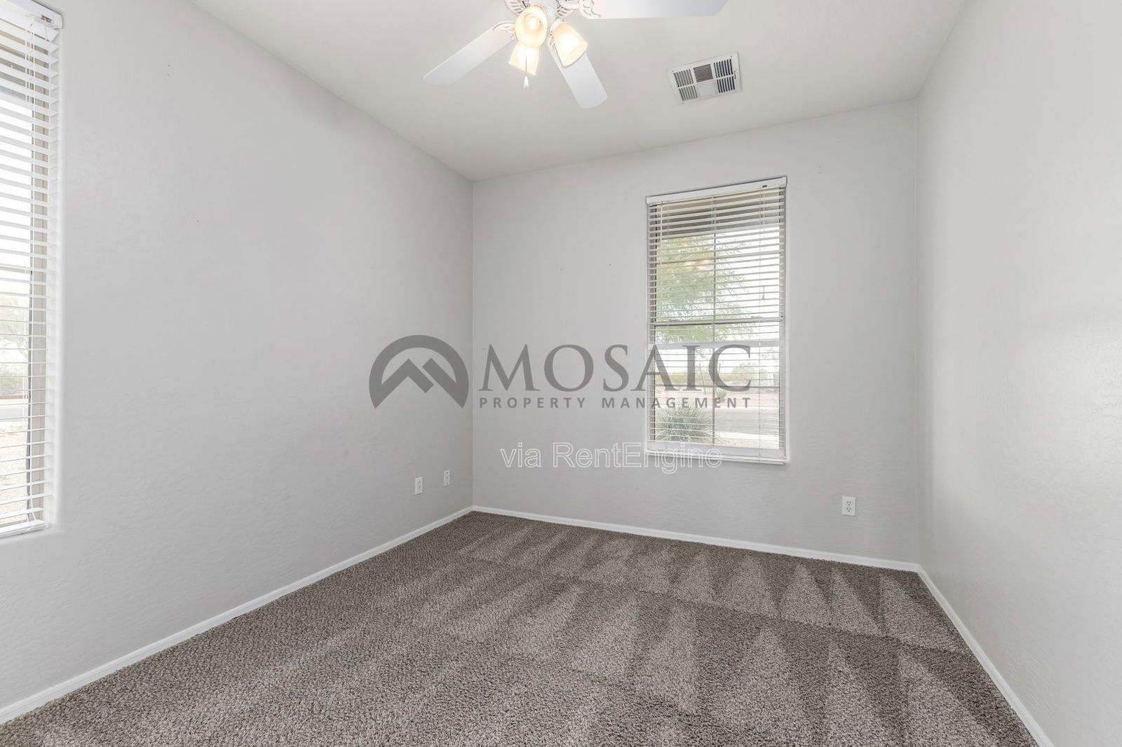 Like new home, great lot and tons of amenities in Estrella Mountain Ranch property image