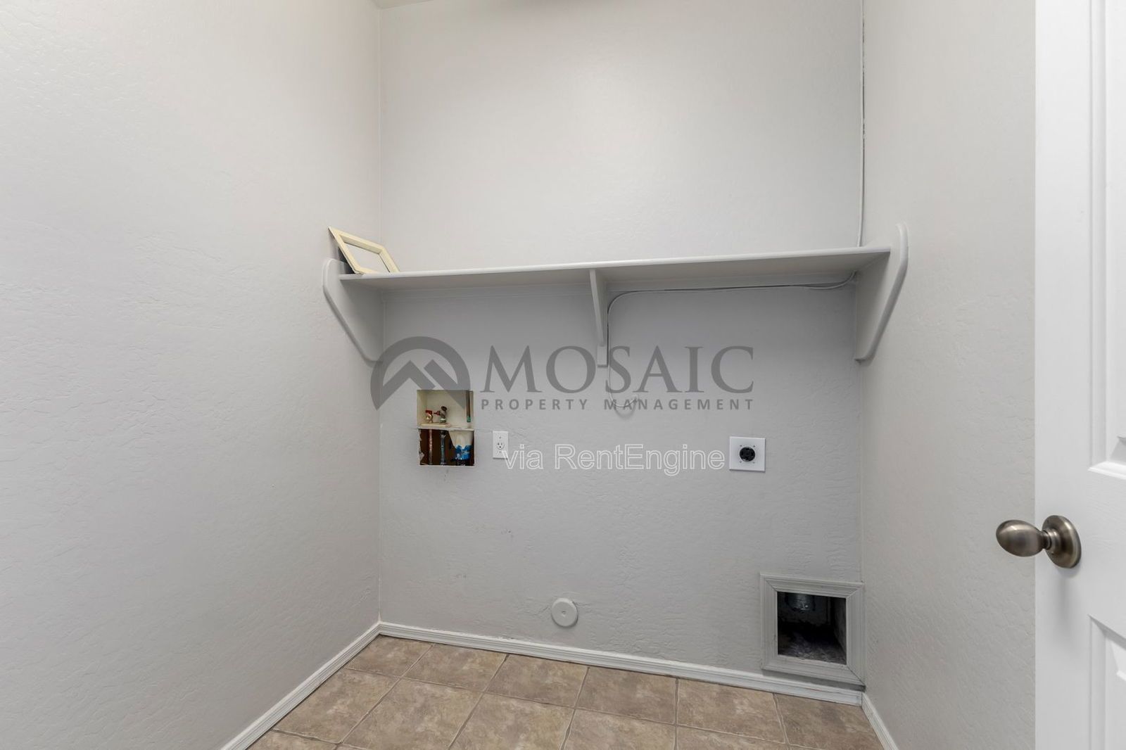 Like new home, great lot and tons of amenities in Estrella Mountain Ranch property image