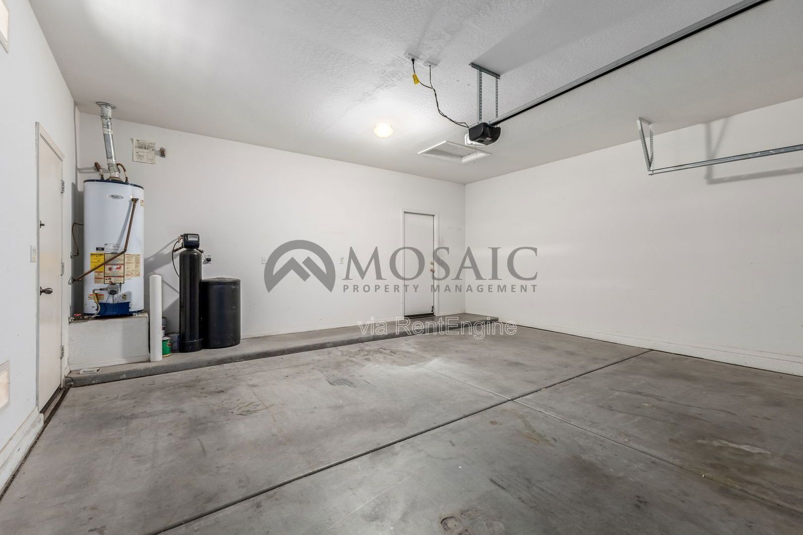 Like new home, great lot and tons of amenities in Estrella Mountain Ranch property image