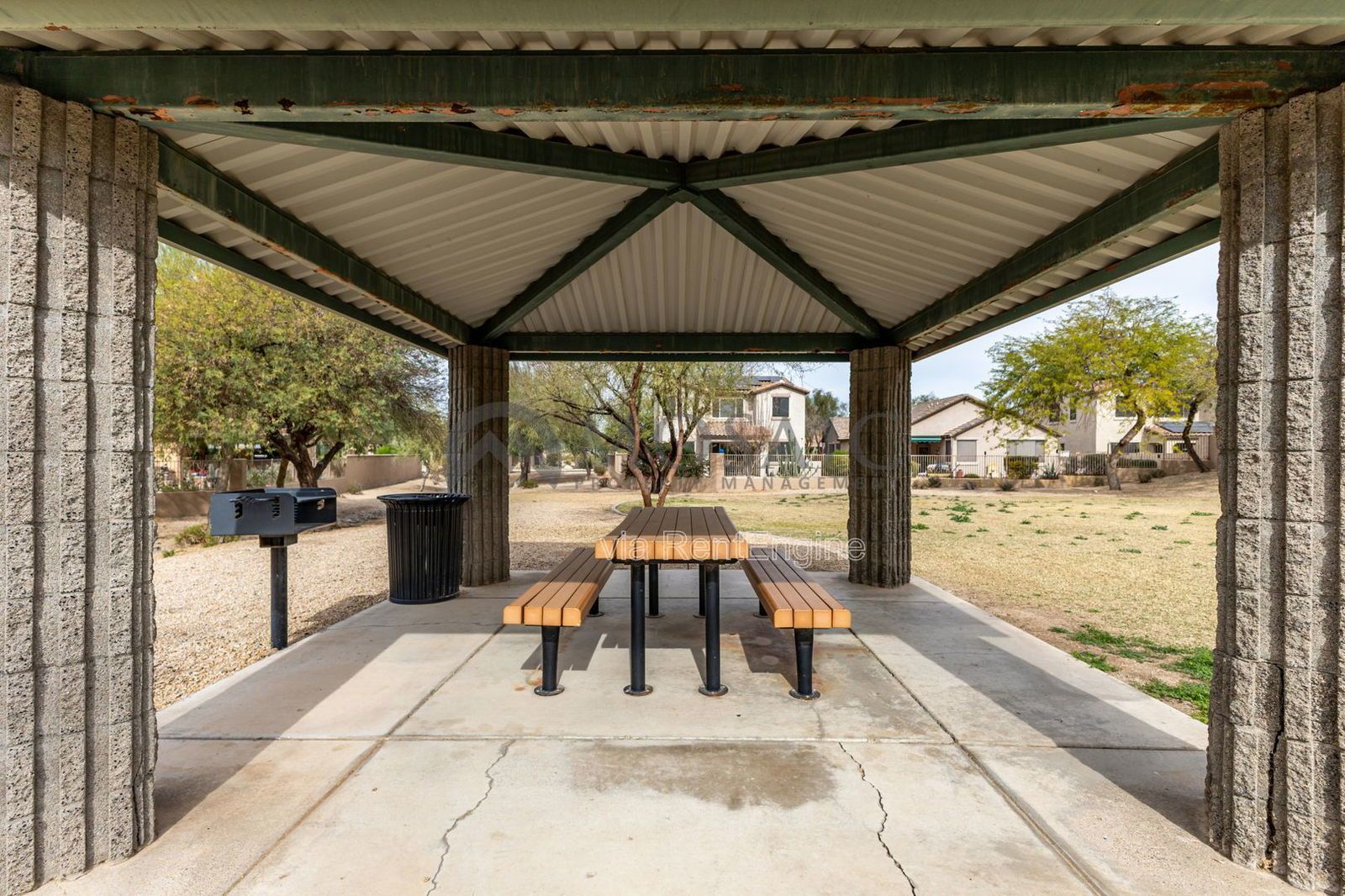 Like new home, great lot and tons of amenities in Estrella Mountain Ranch property image