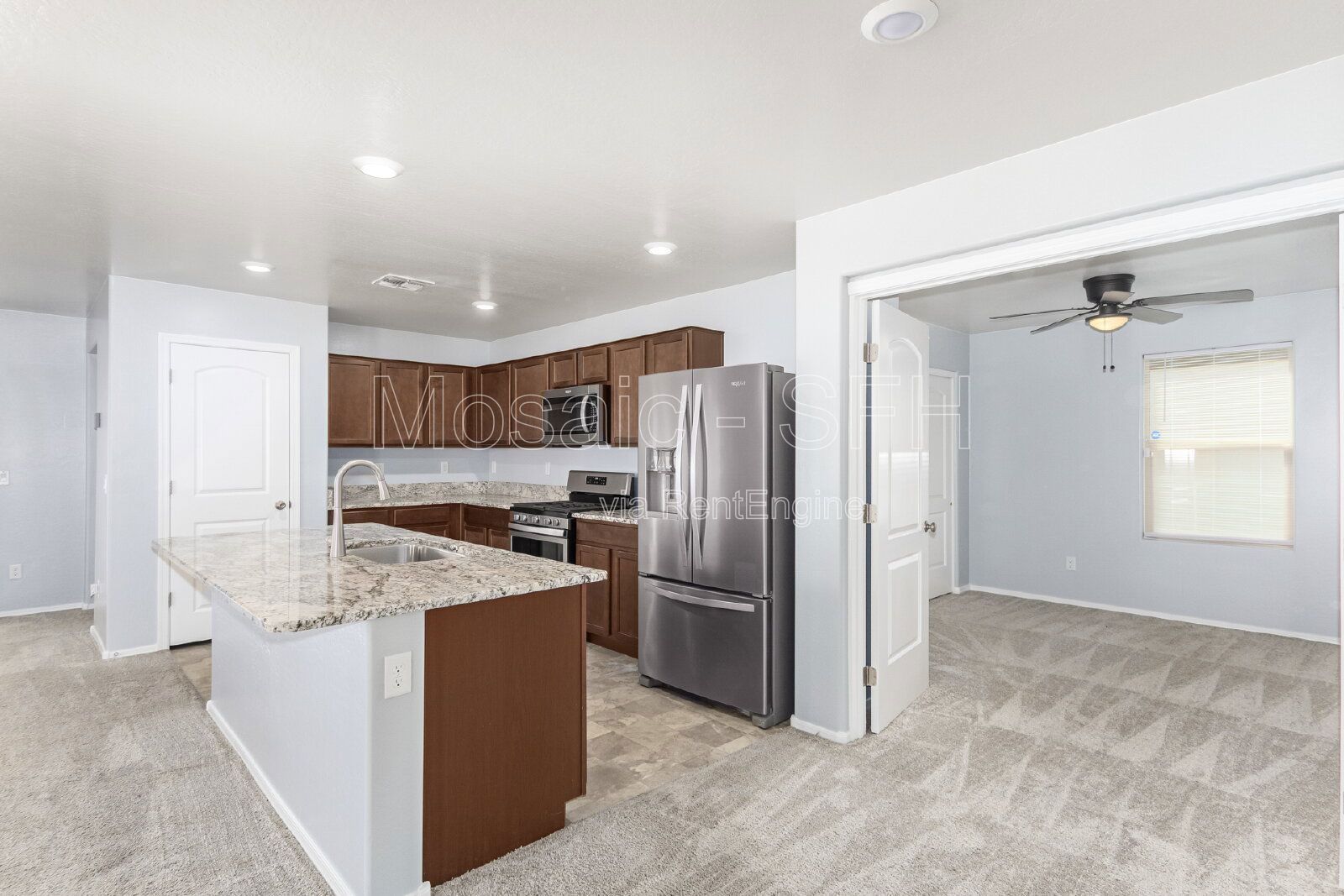 Fabulous 4 bed/2 bath home near South Mountain Preserve! property image