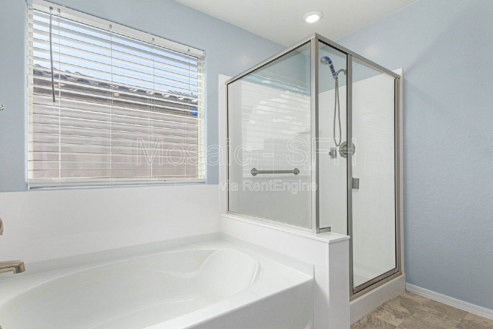 Fabulous 4 bed/2 bath home near South Mountain Preserve! property image