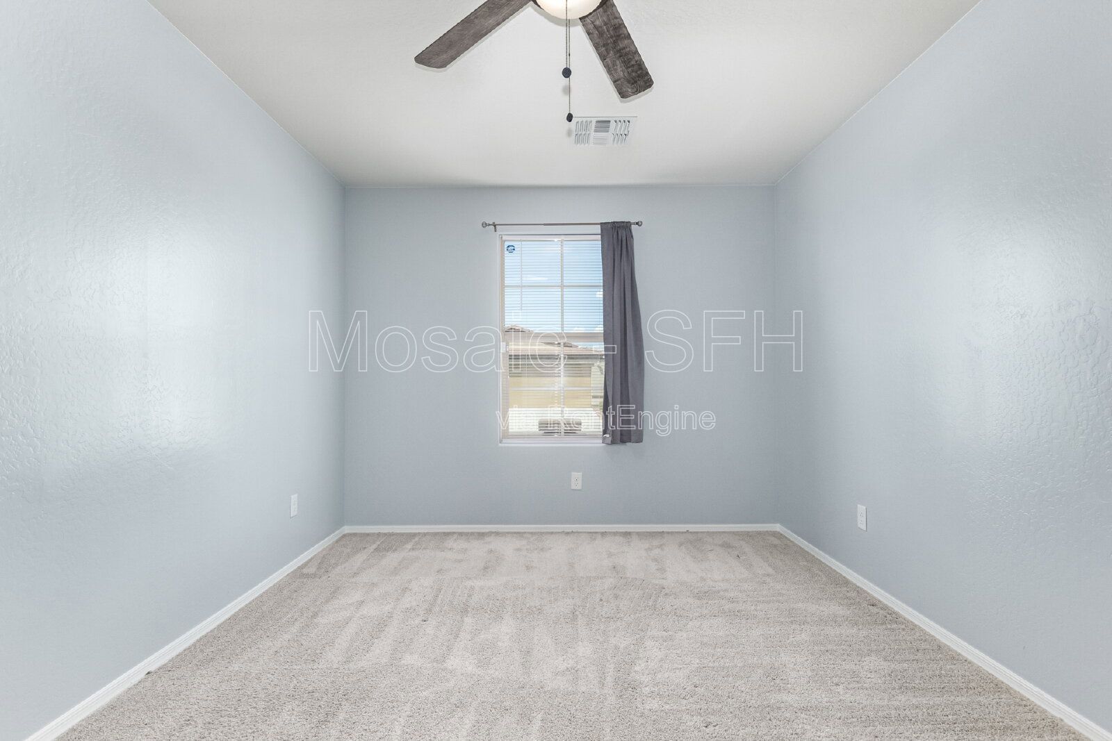 Fabulous 4 bed/2 bath home near South Mountain Preserve! property image