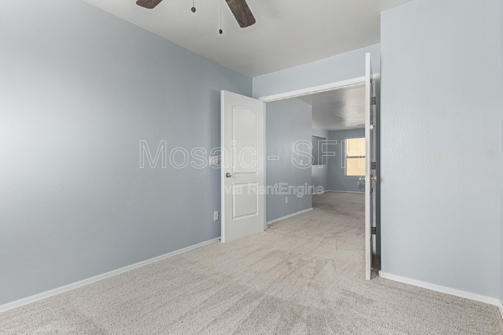 Fabulous 4 bed/2 bath home near South Mountain Preserve! property image