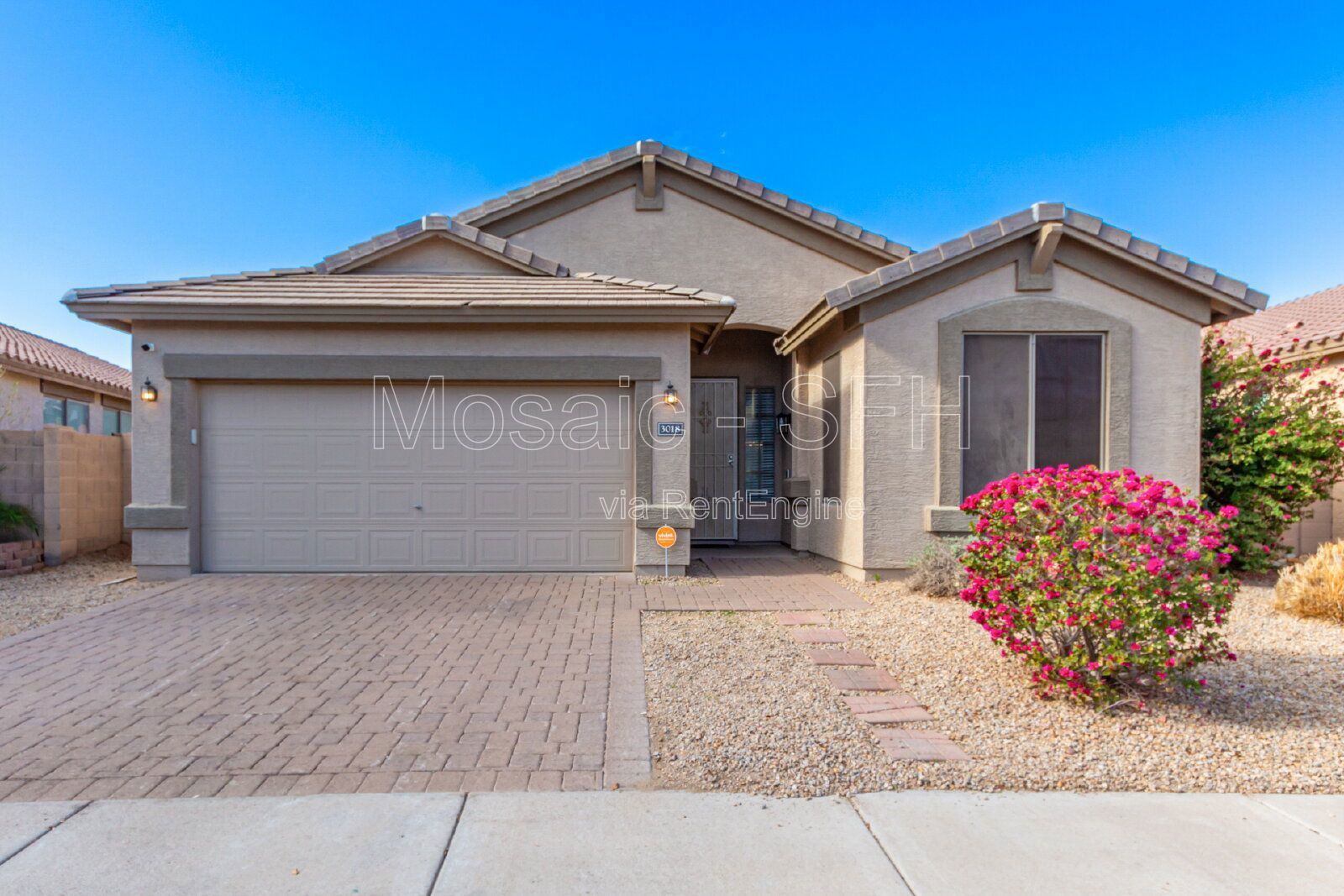 Adorable 3 bed/2 bath PLUS DEN! Come see today! property image