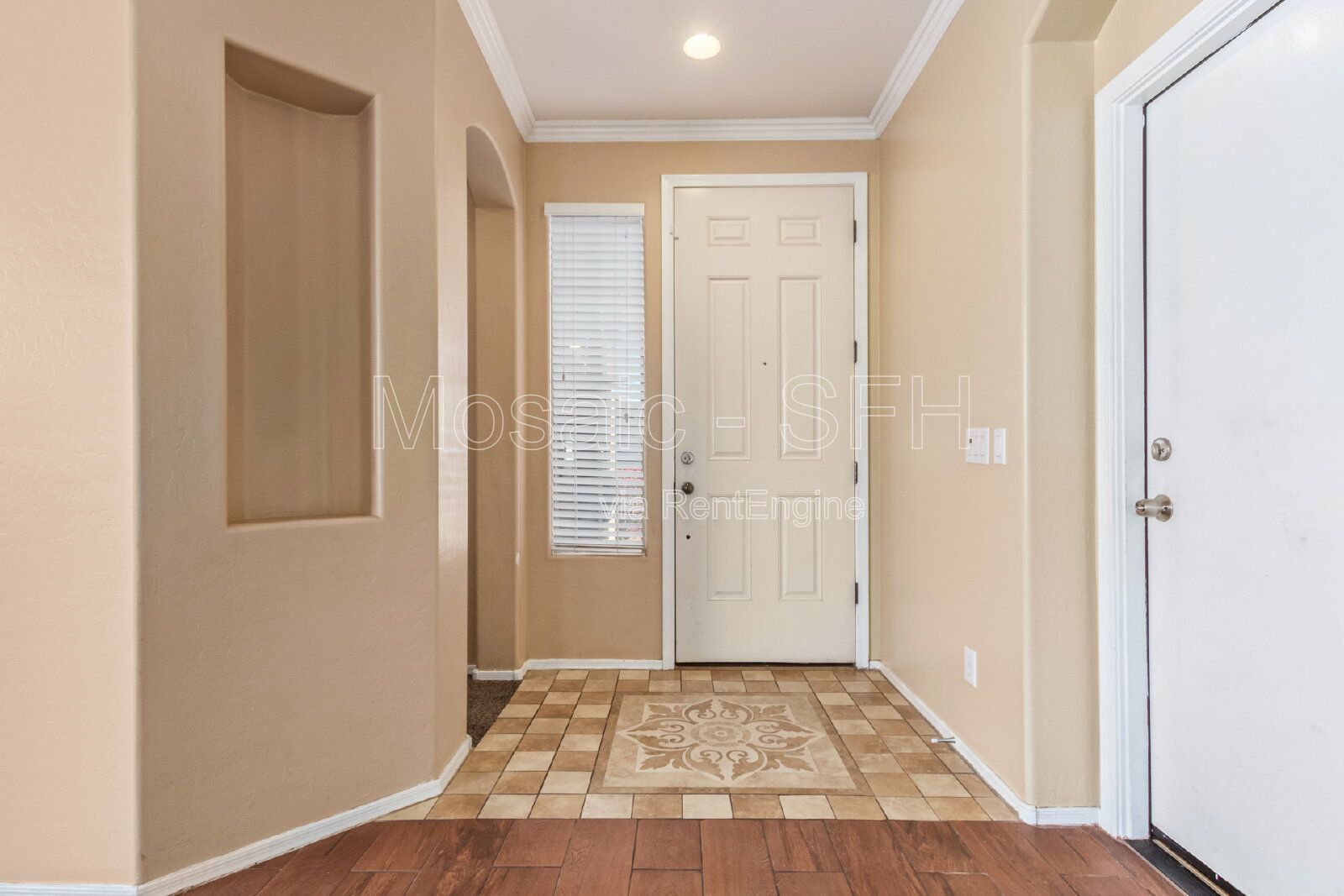 Adorable 3 bed/2 bath PLUS DEN! Come see today! property image