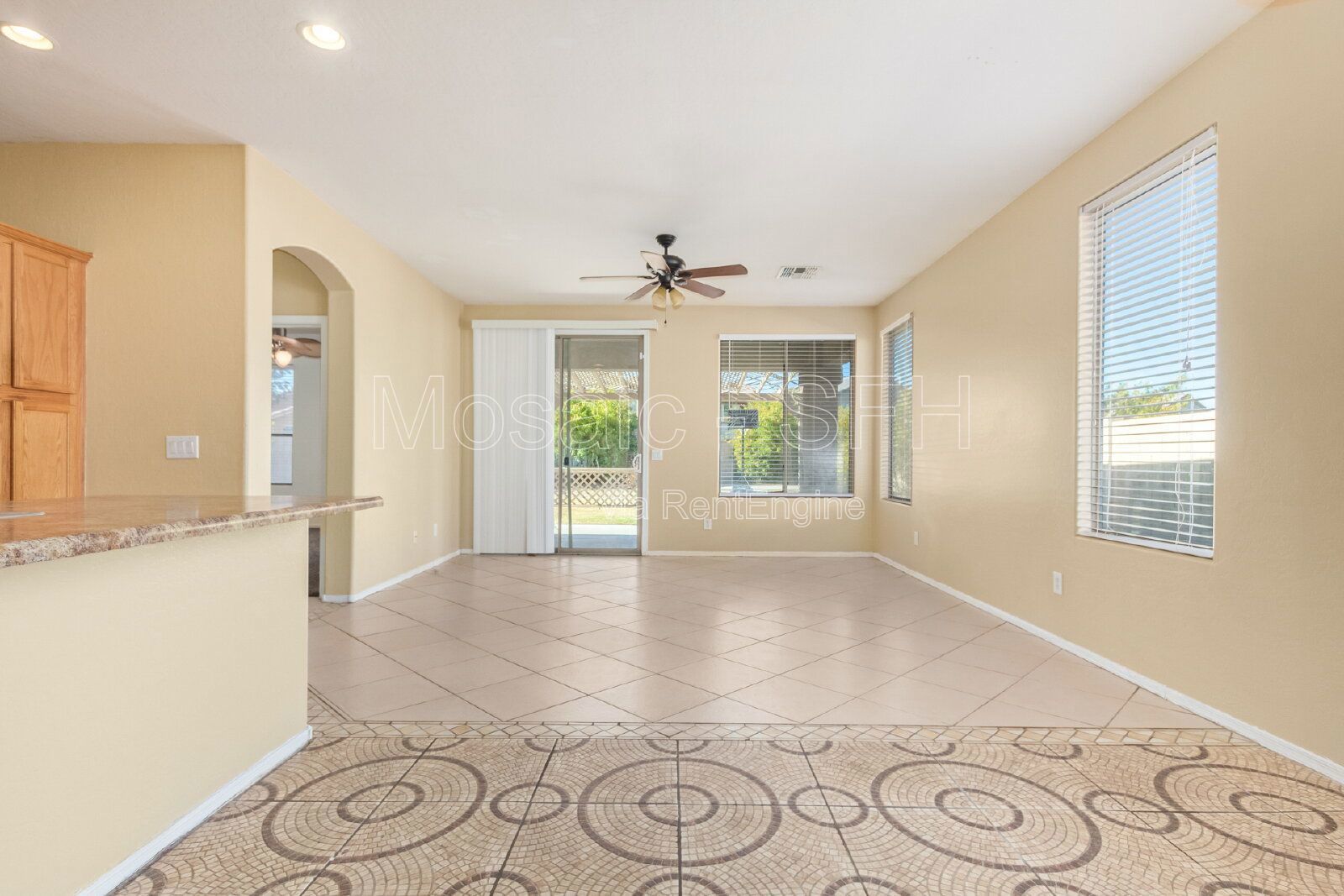 Adorable 3 bed/2 bath PLUS DEN! Come see today! property image