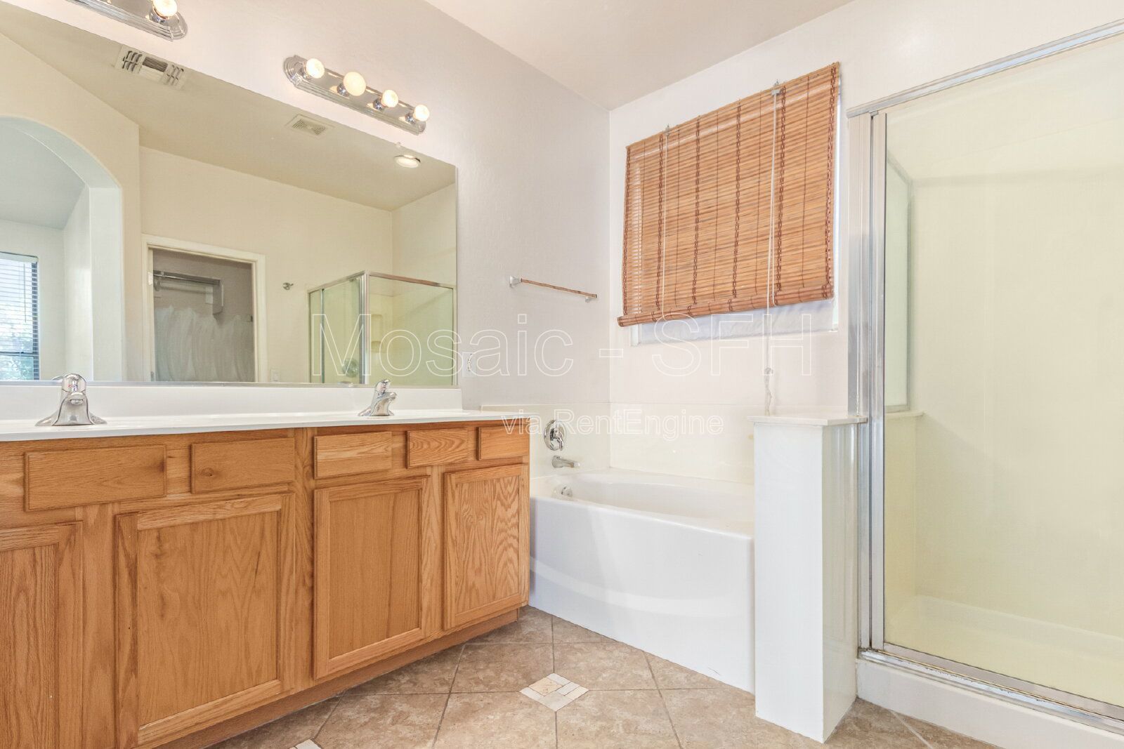 Adorable 3 bed/2 bath PLUS DEN! Come see today! property image