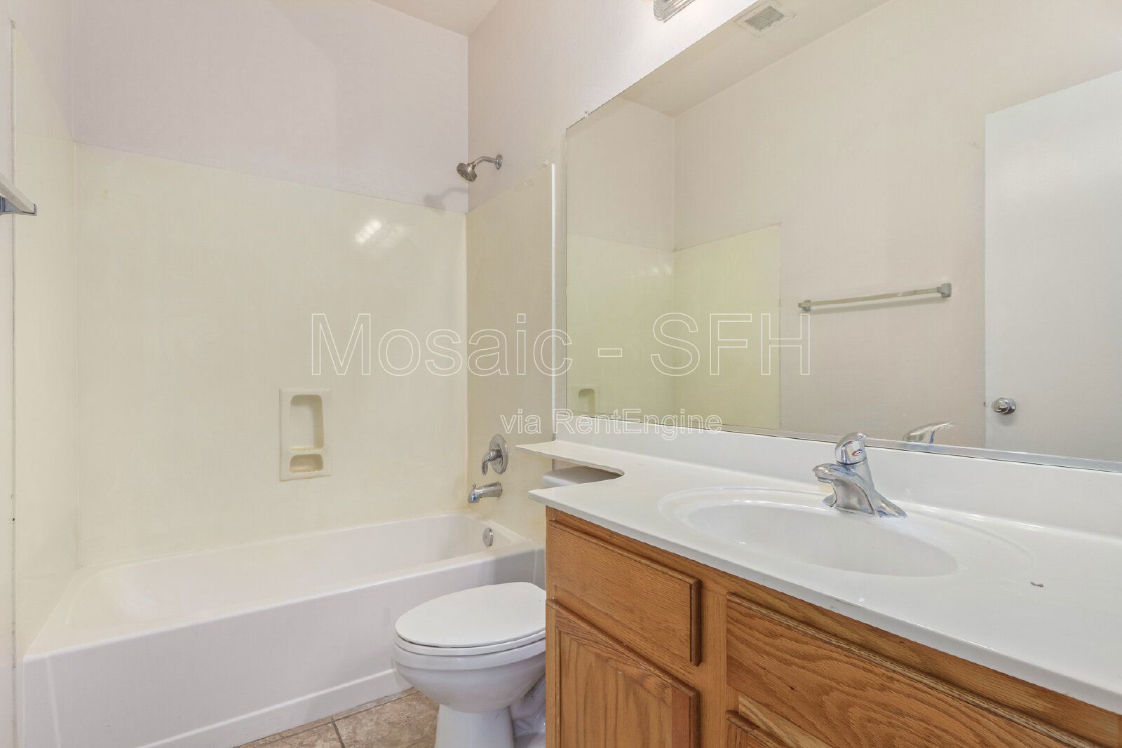 Adorable 3 bed/2 bath PLUS DEN! Come see today! property image