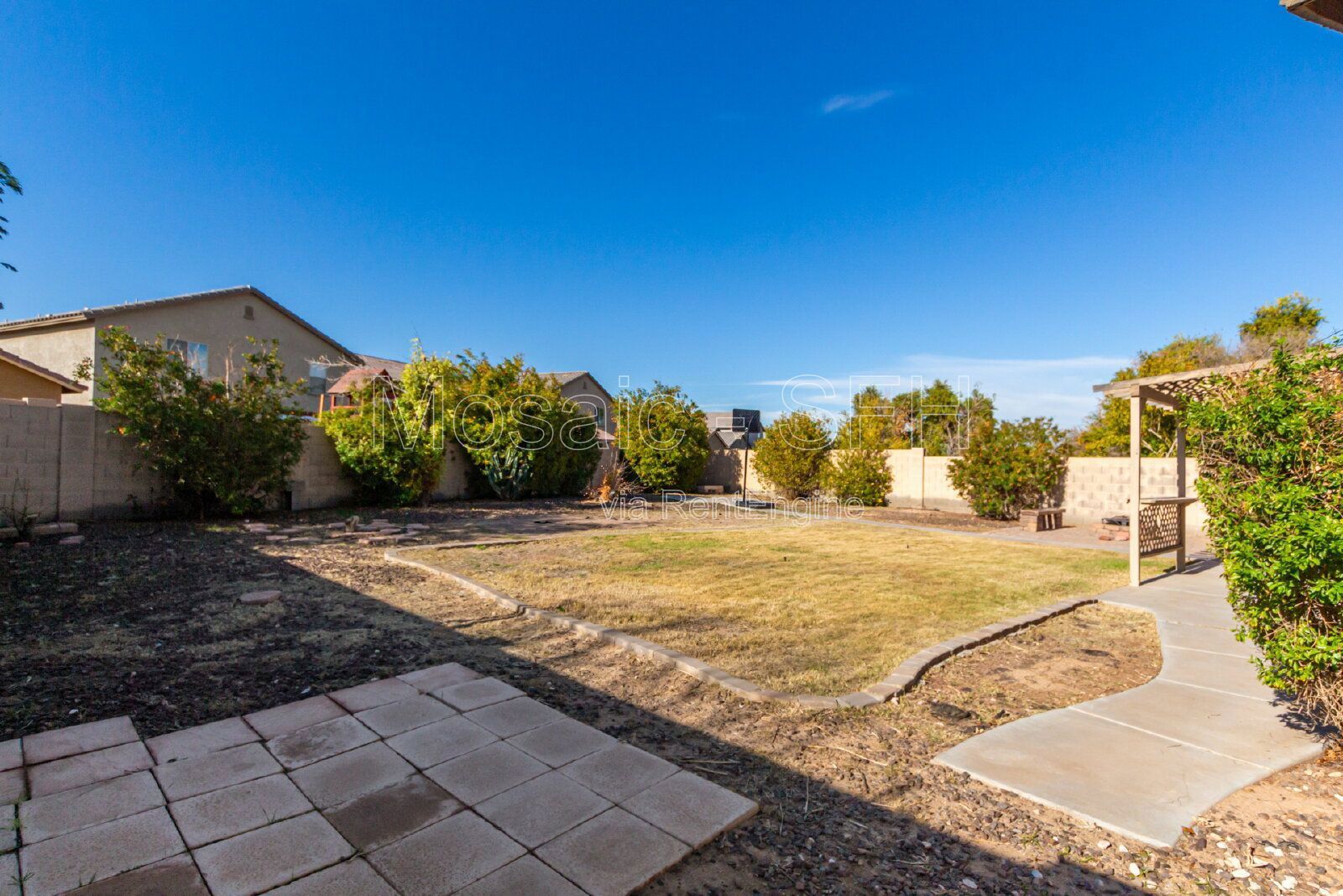 Adorable 3 bed/2 bath PLUS DEN! Come see today! property image