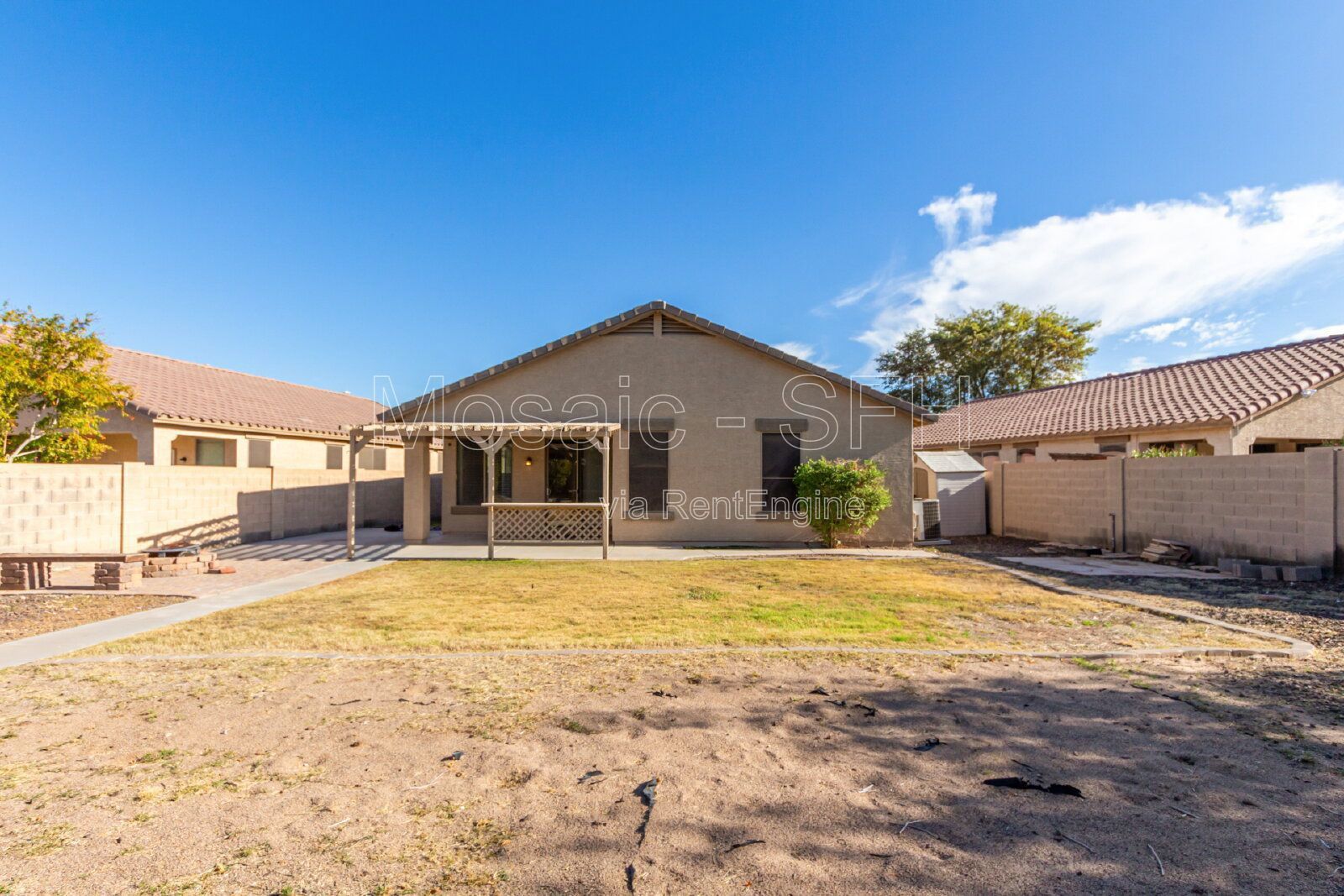 Adorable 3 bed/2 bath PLUS DEN! Come see today! property image