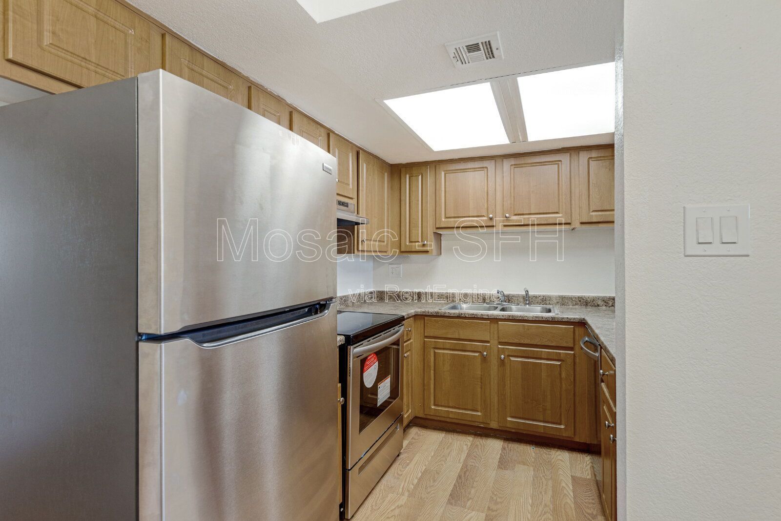 ADORABLE 1 bed/1bath CONDO**Section 8 Accepted** property image