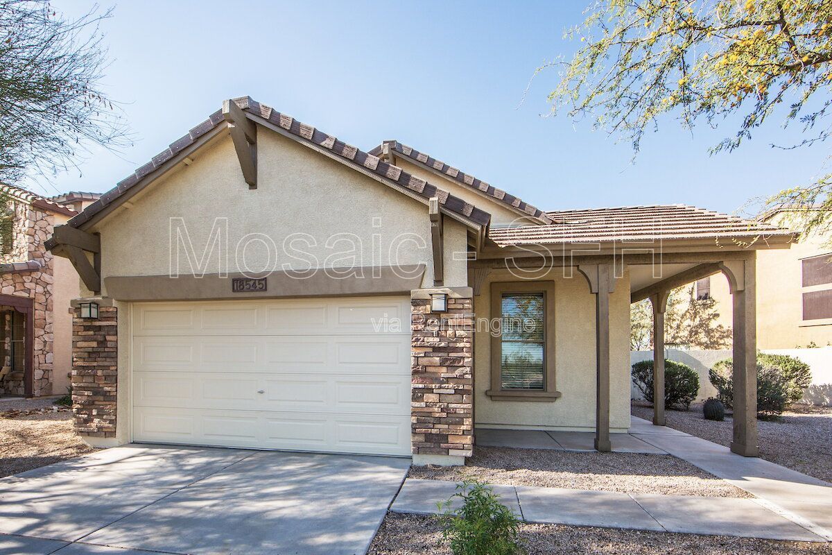 Like new home, great lot and tons of amenities in Estrella Mountain Ranch property image