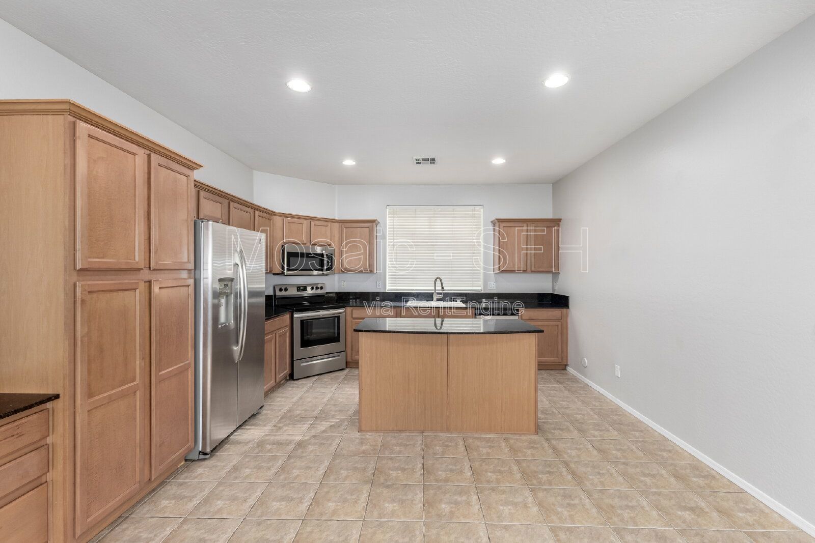 Like new home, great lot and tons of amenities in Estrella Mountain Ranch property image