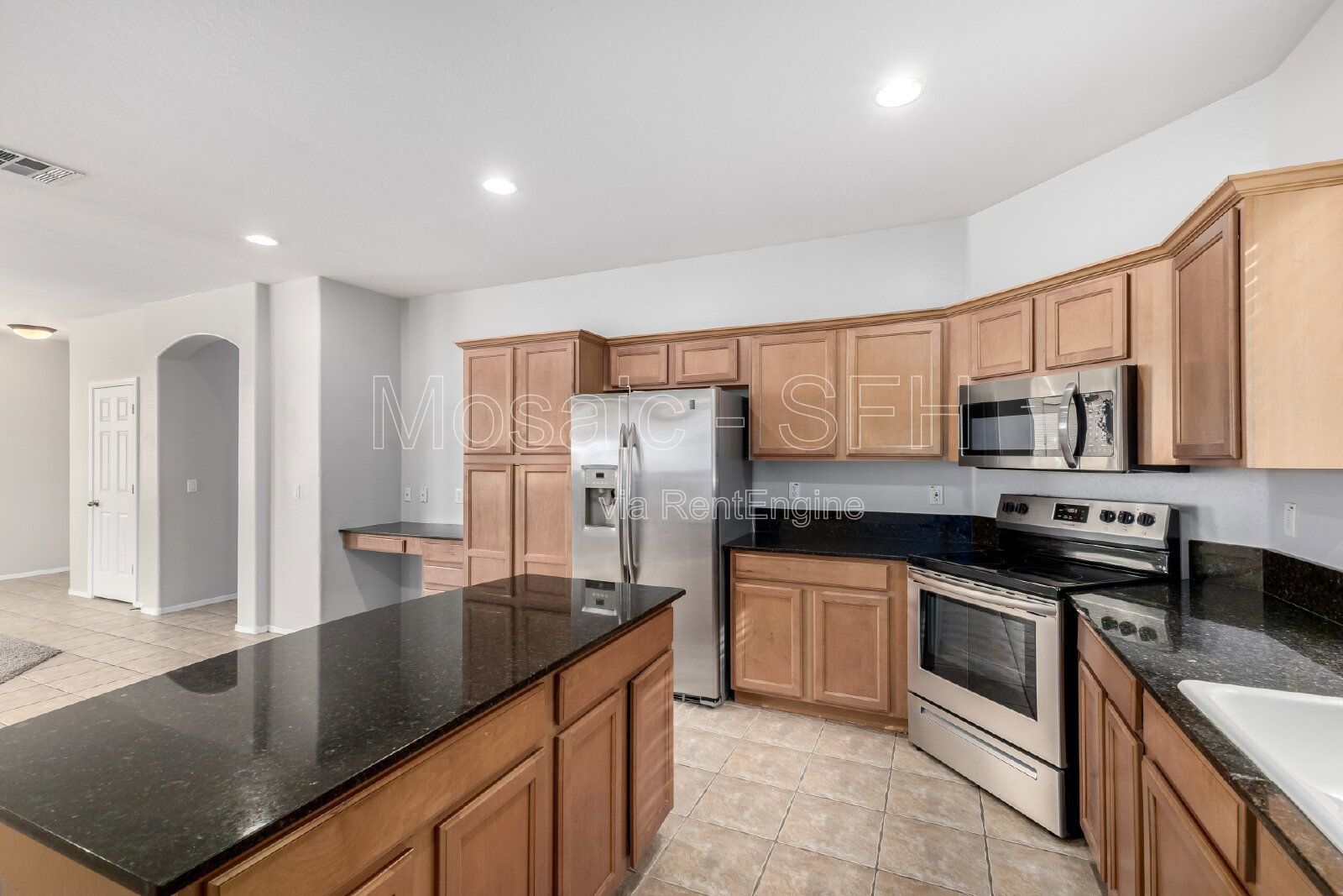 Like new home, great lot and tons of amenities in Estrella Mountain Ranch property image