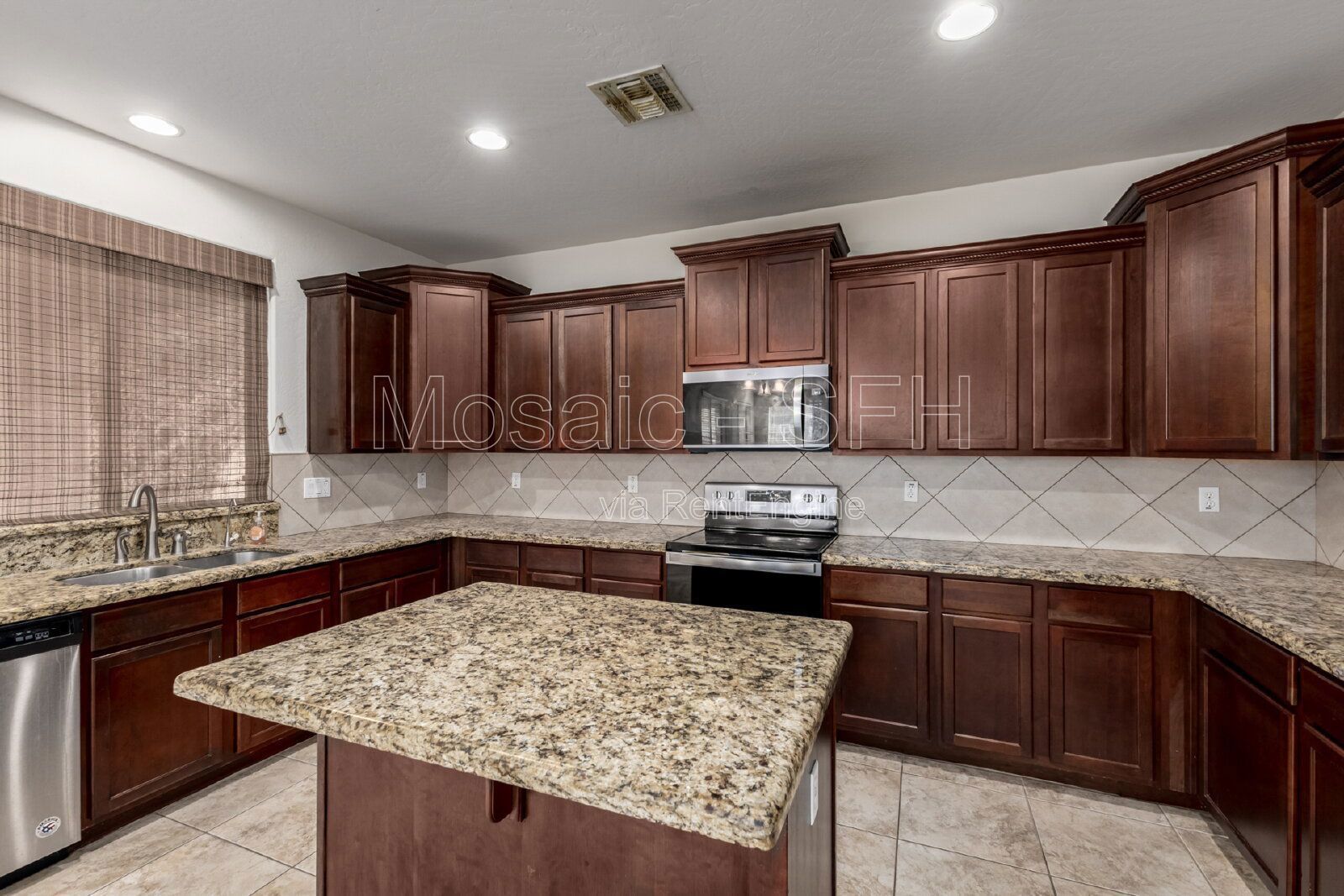 Spacious 4-Bedroom Home with 3 Full Baths in Prime Gilbert Location! property image