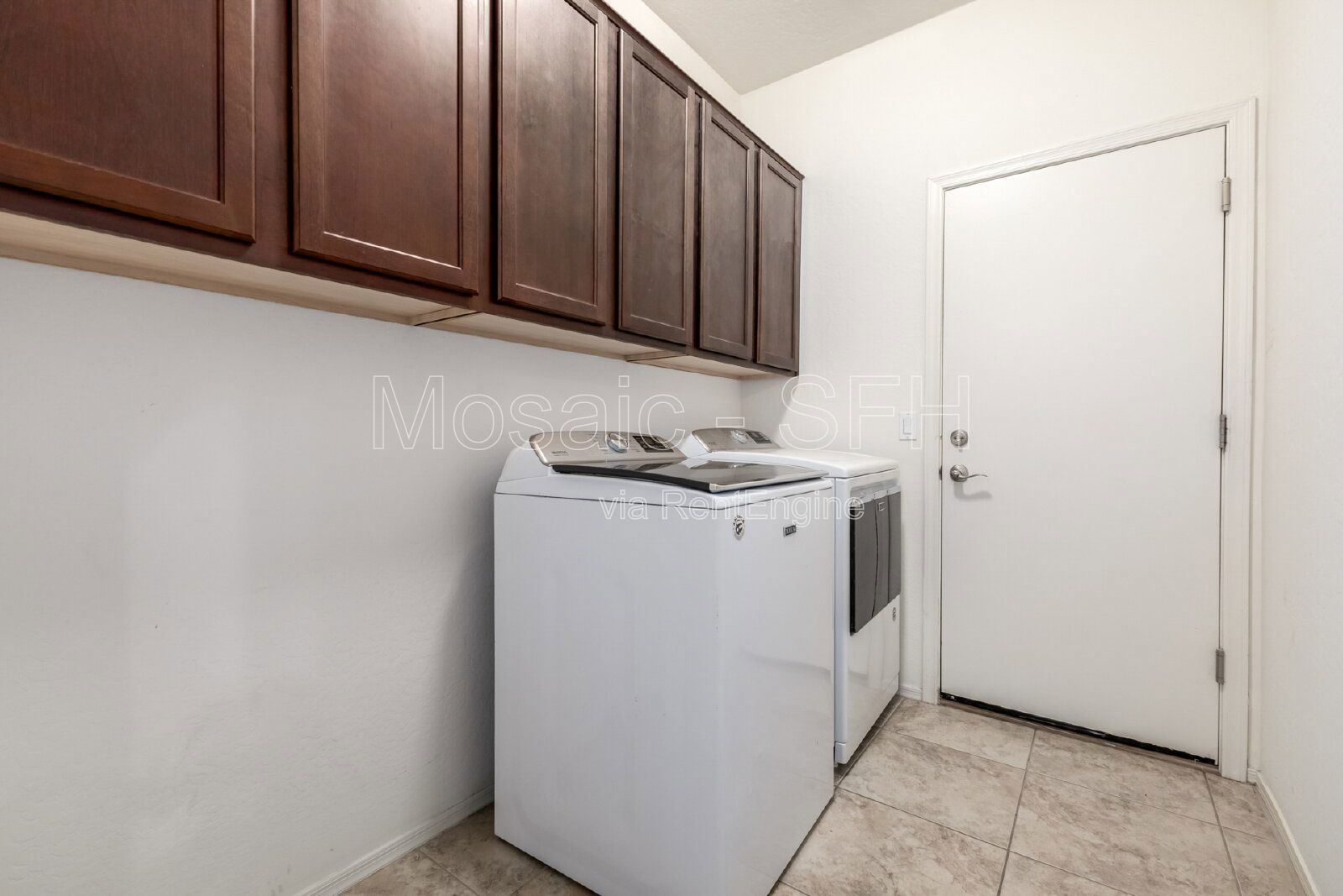 Spacious 4-Bedroom Home with 3 Full Baths in Prime Gilbert Location! property image