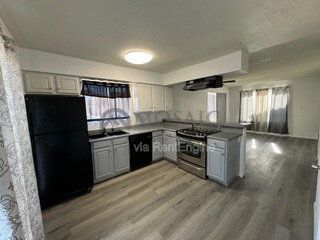 *Newly Remodeled* 2 Bed/1.5 Bathroom property image