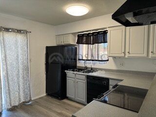 *Newly Remodeled* 2 Bed/1.5 Bathroom property image