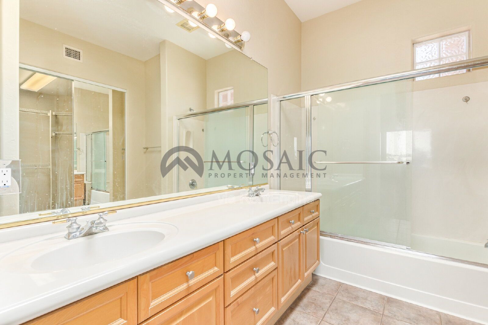 TOWNHOUSE 2bed/2bath with Golf Course View and Gated Community! property image