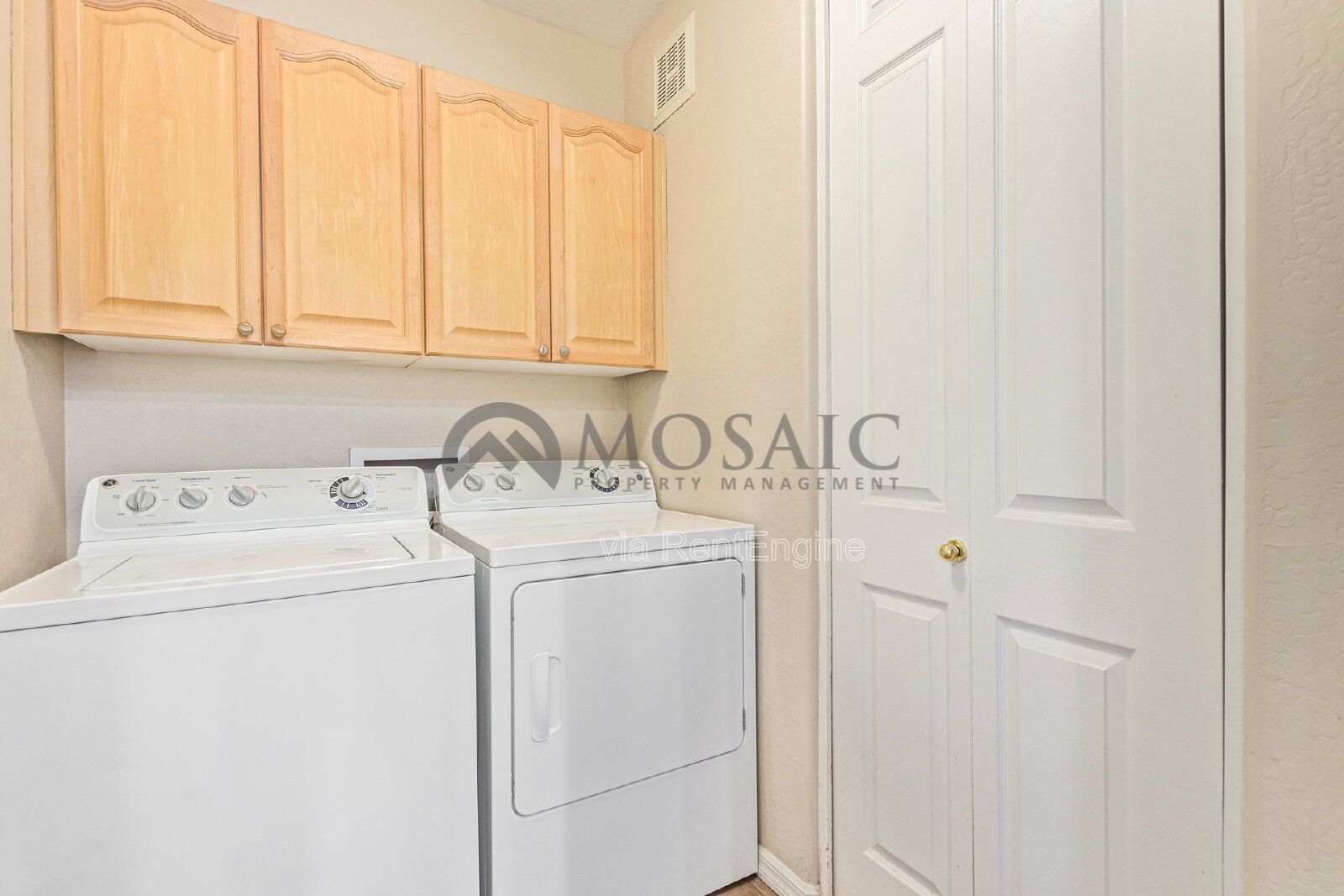 TOWNHOUSE 2bed/2bath with Golf Course View and Gated Community! property image