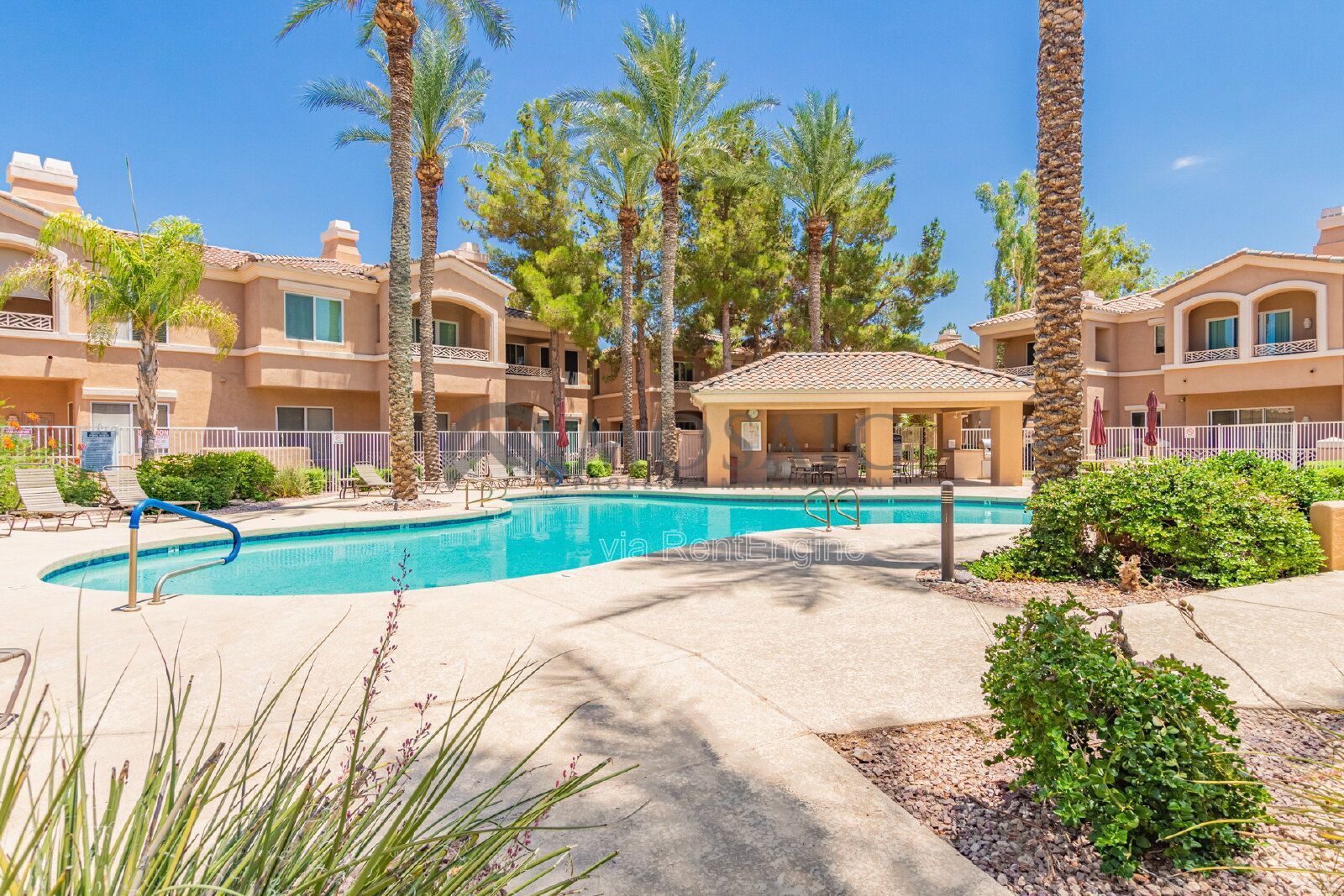 TOWNHOUSE 2bed/2bath with Golf Course View and Gated Community! property image