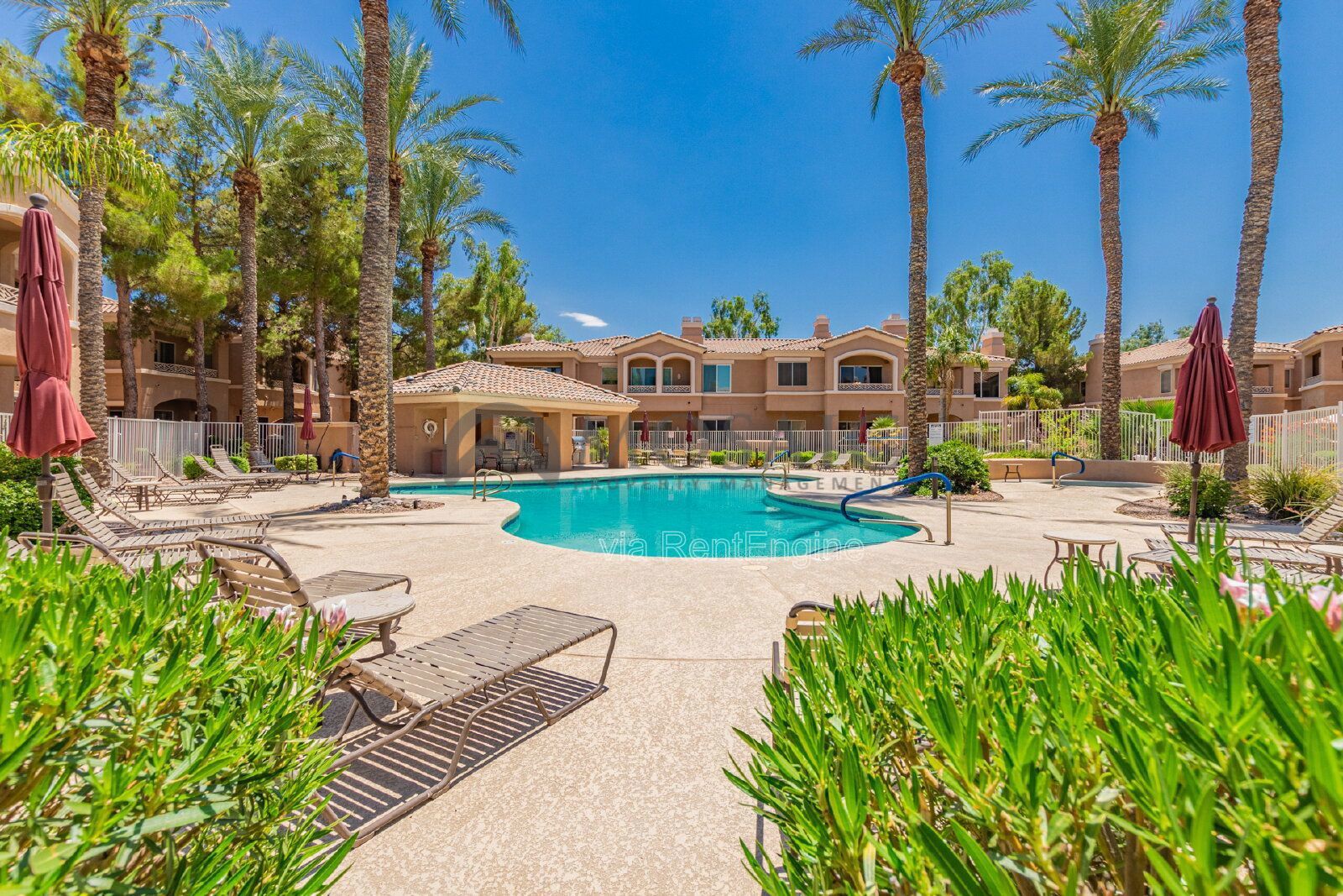 TOWNHOUSE 2bed/2bath with Golf Course View and Gated Community! property image