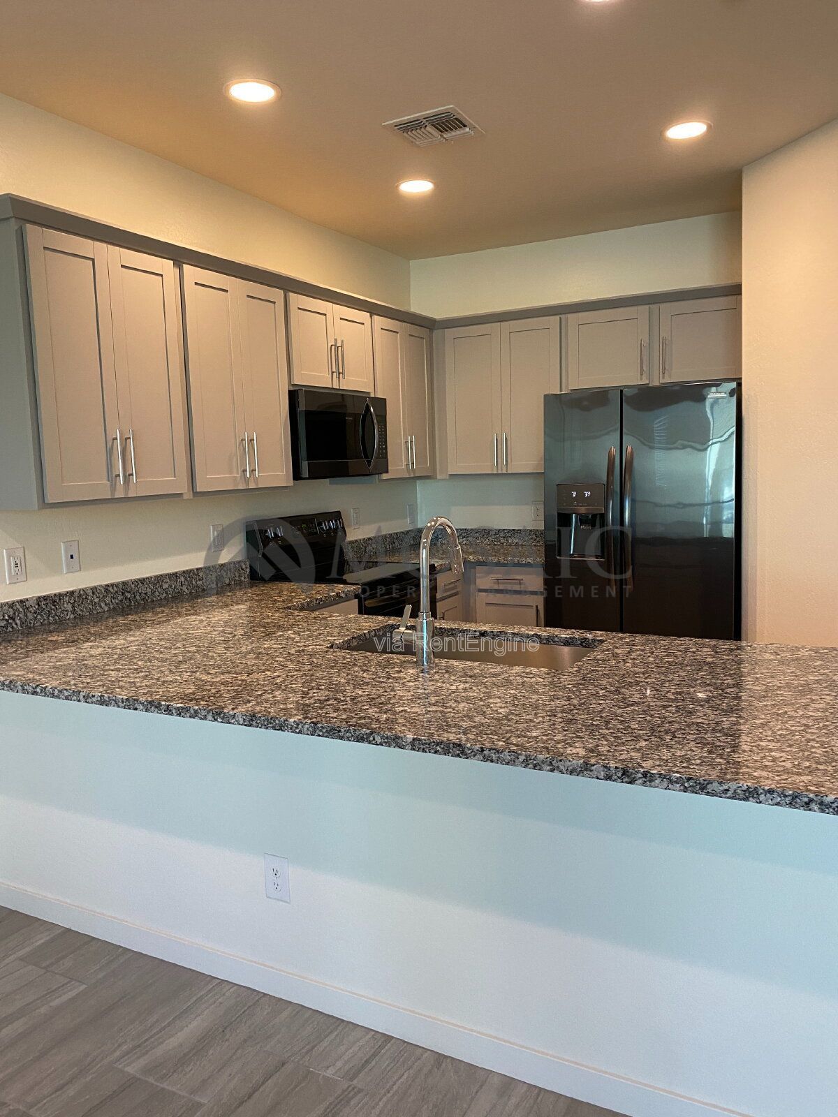 BEAUTIFULLY UPDATED 3 bed/2bath TOWNHOME in GILBERT! property image