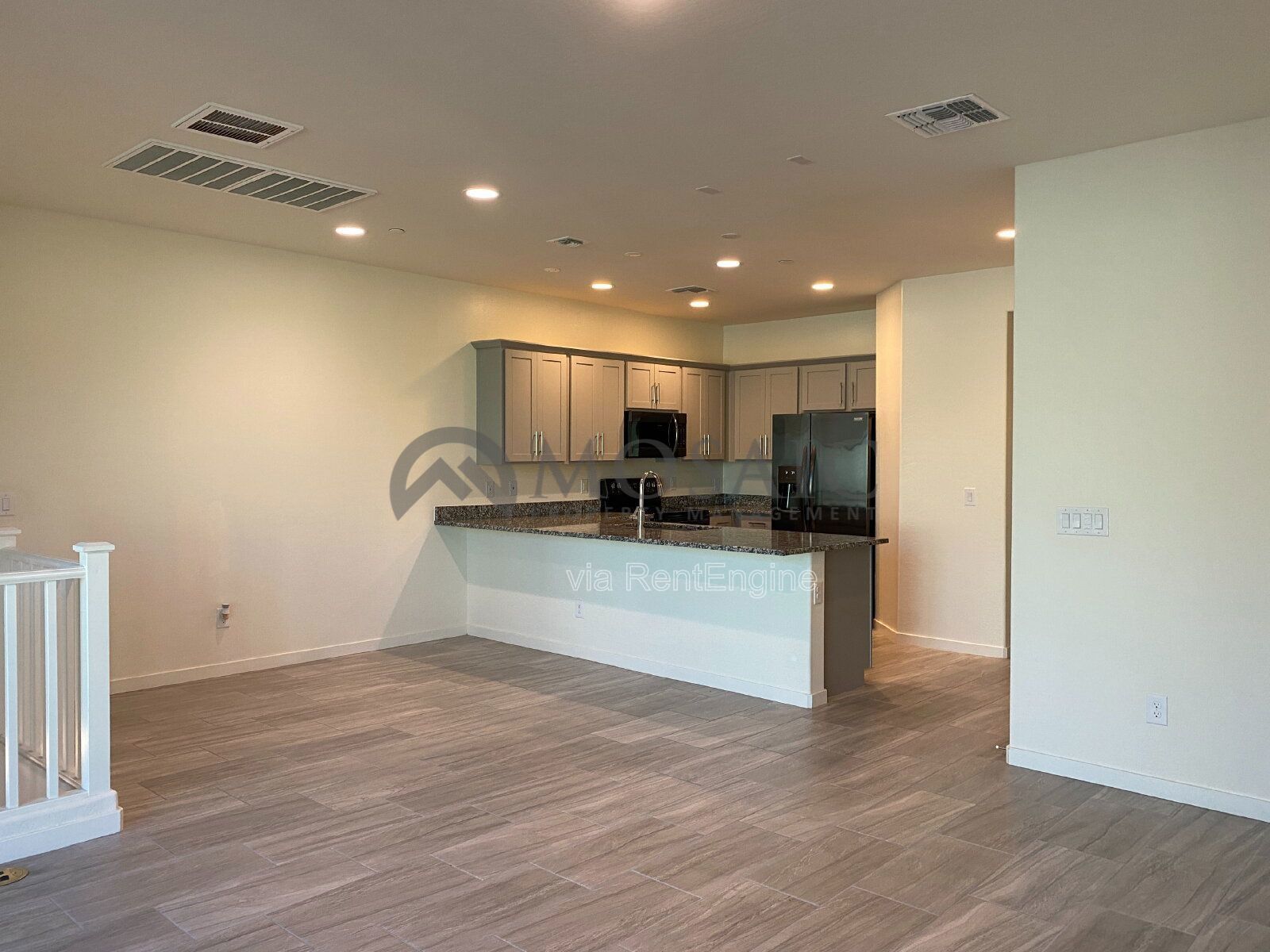 BEAUTIFULLY UPDATED 3 bed/2bath TOWNHOME in GILBERT! property image