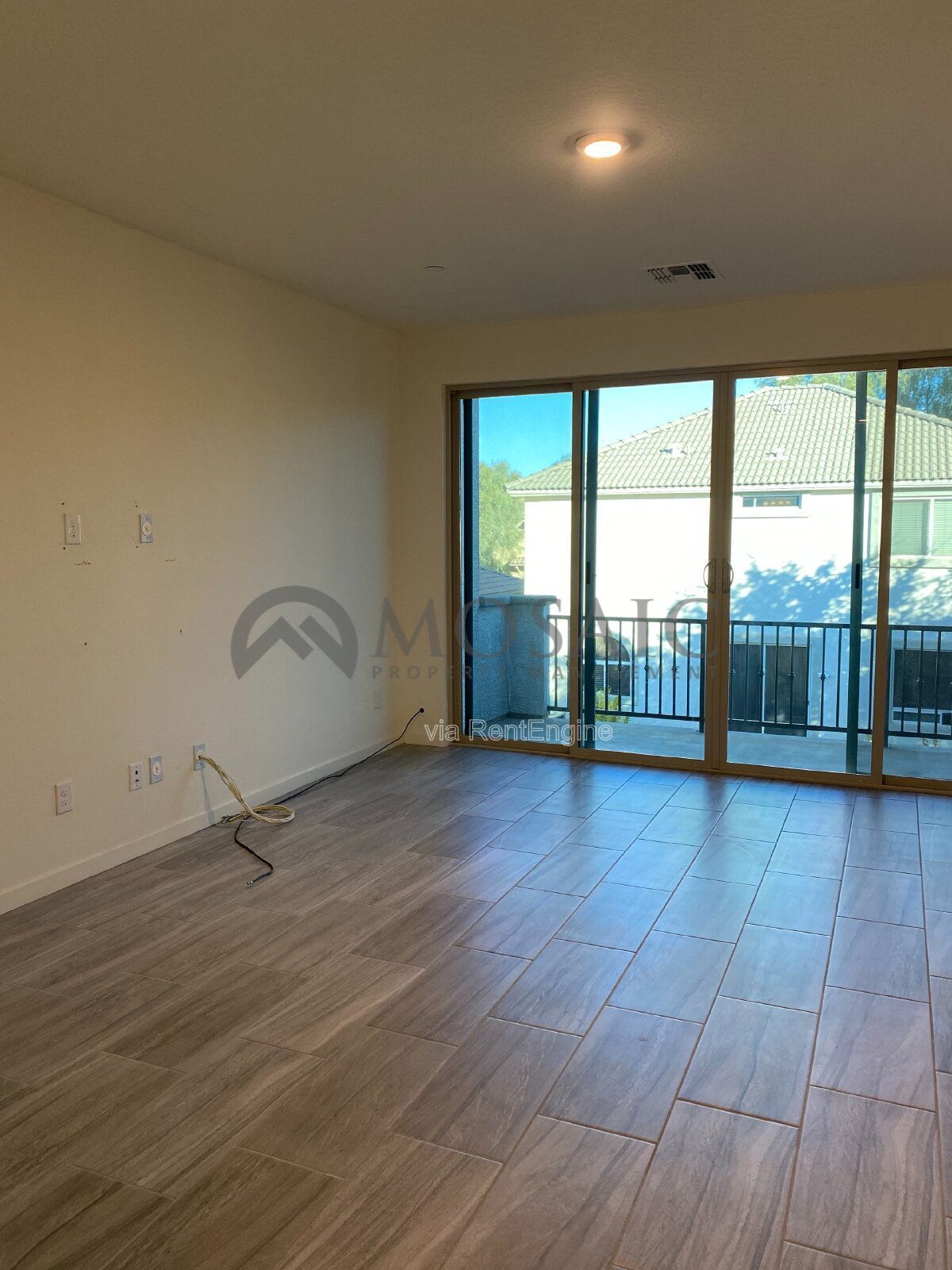 BEAUTIFULLY UPDATED 3 bed/2bath TOWNHOME in GILBERT! property image