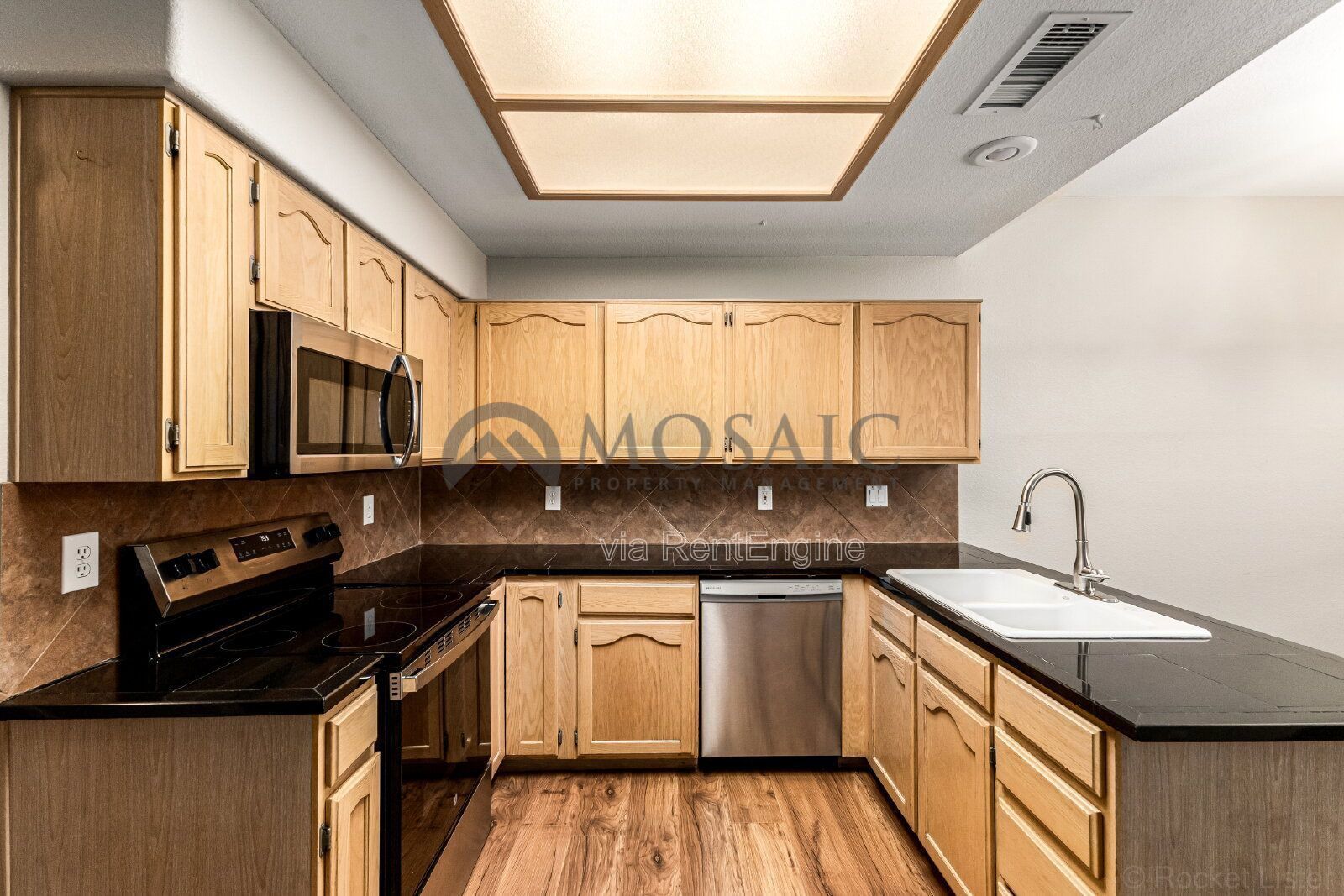 Perfect 3 bedroom 2 bathroom home in Chandler! property image